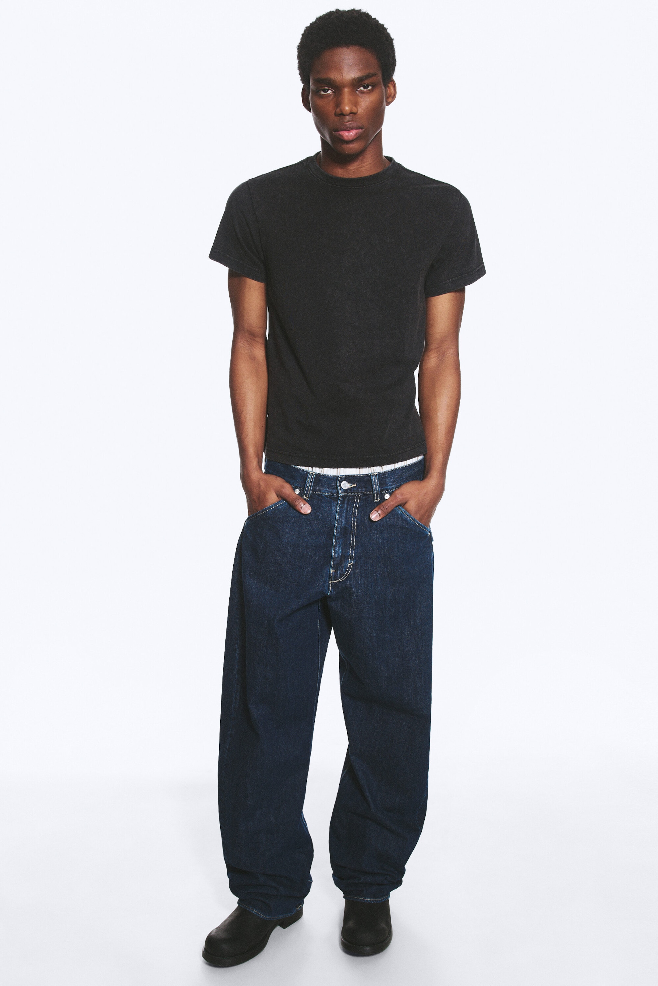 Worn Black - Shrunken Short-Sleeved Cotton T-shirt - 1