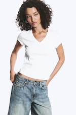 Vit - Slim Fit Deep V-Neck T-Shirt - 0
