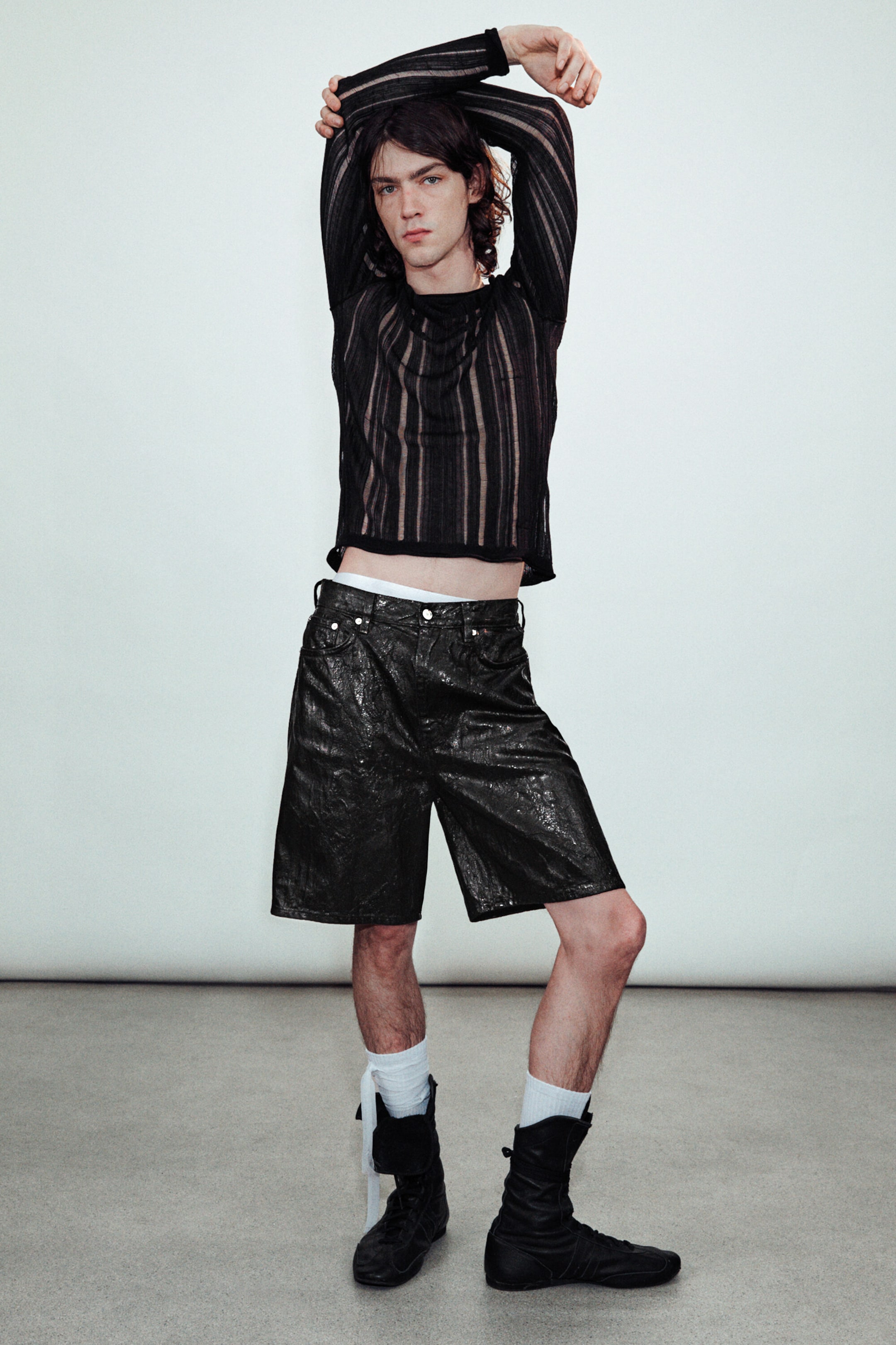 Black - Loose Low Rise Coated Denim Shorts - 1