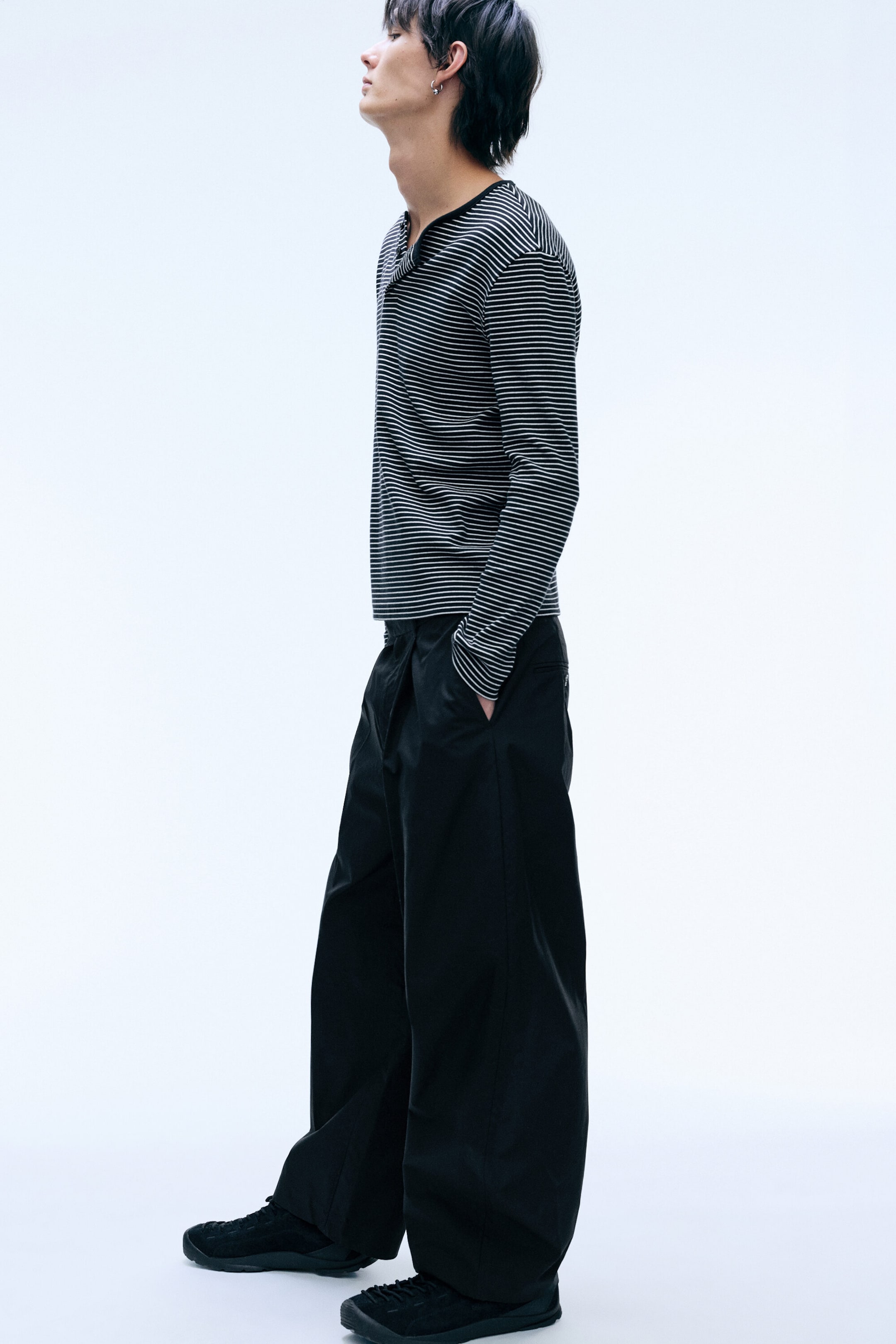 Schwarz - Felix Barrel-Chinohose - 2