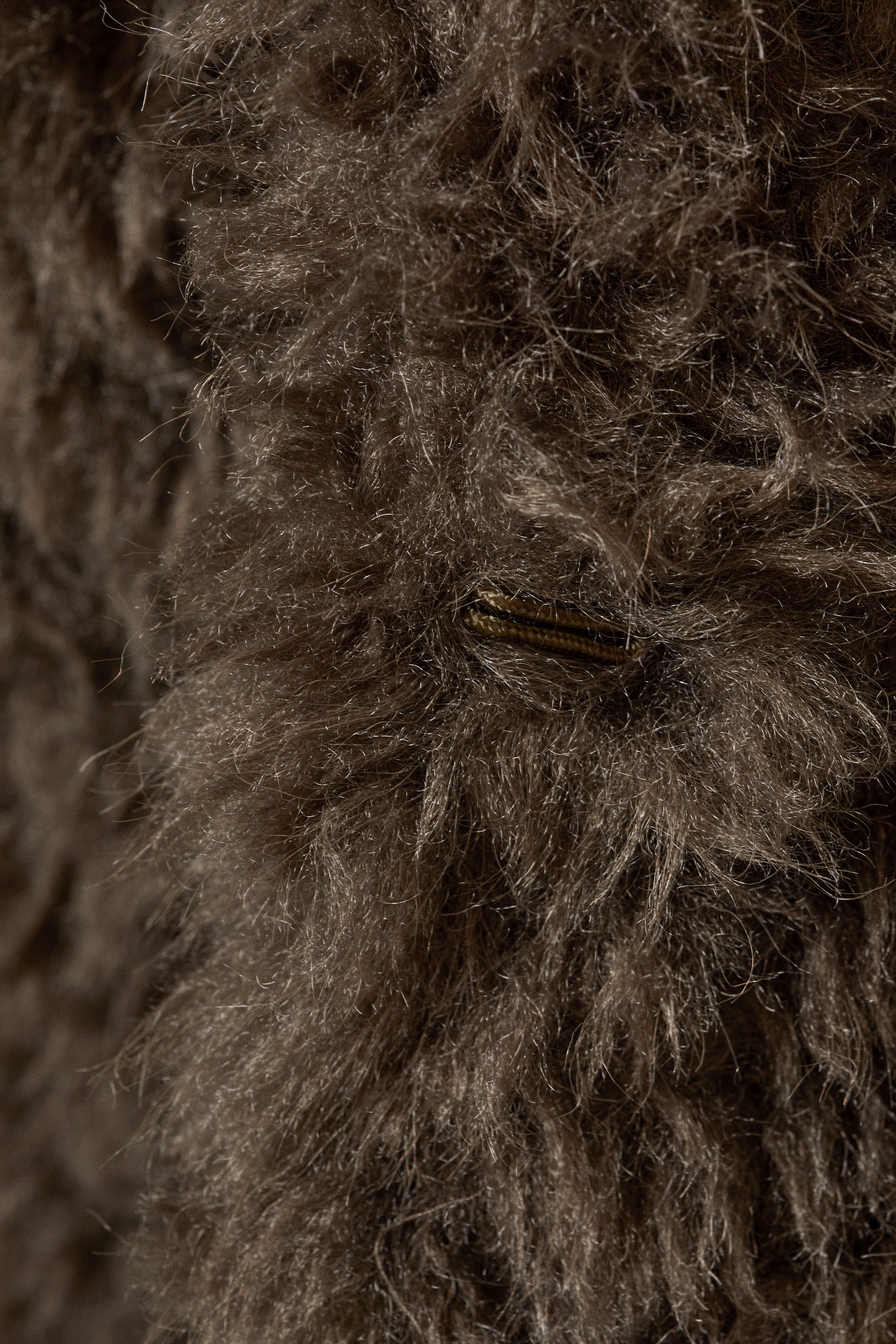 Dunkles Graubraun meliert - Locker geschnittene Jacke aus Kunstfell - 6