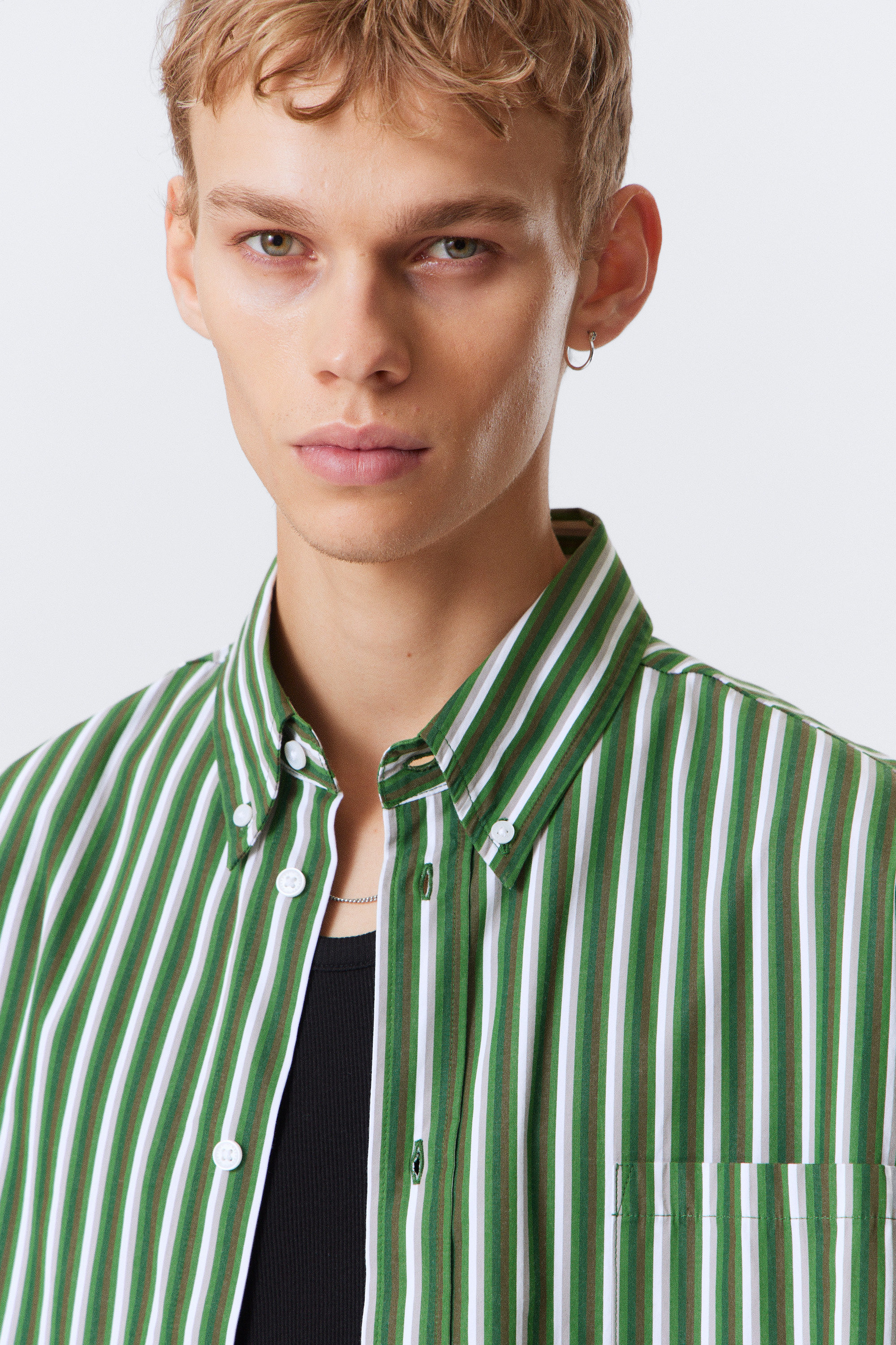 Grön Randig - Oversized Striped Button-Down Shirt - 2