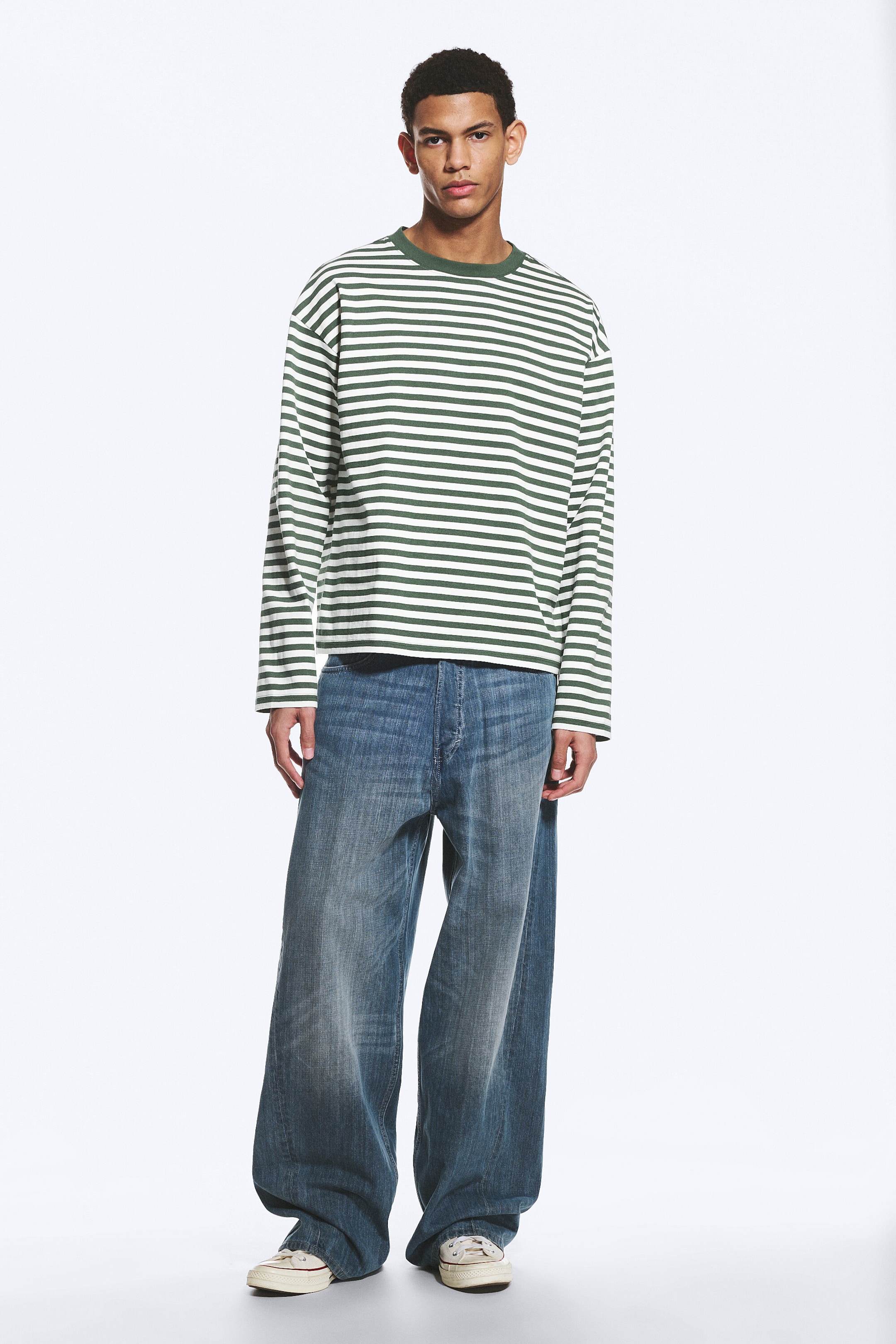 Weiß & dunkelgrün gestreift - Boxy Longsleeve mit lockerer Passform - 2