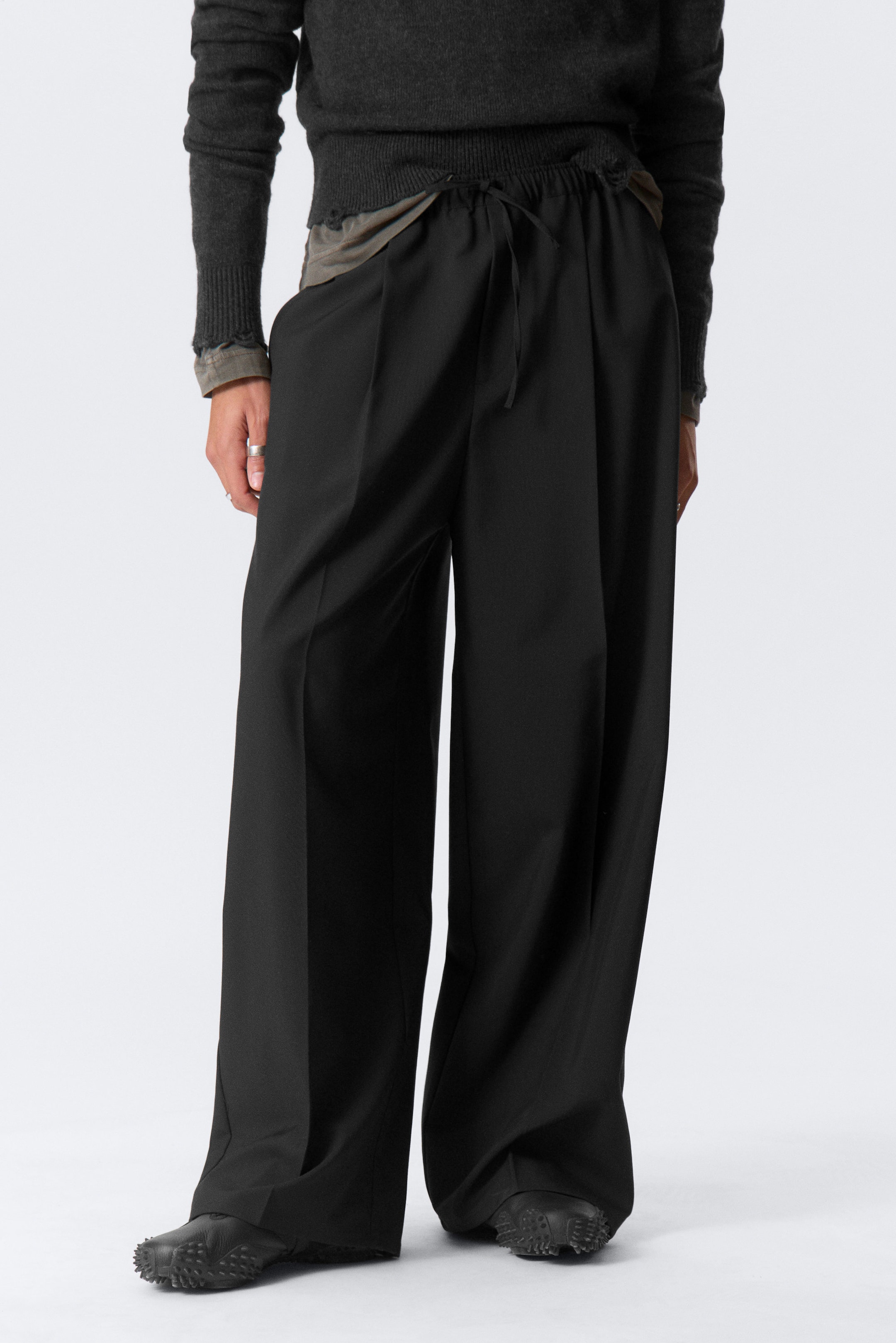 Black - Oversized Suit Trousers - 2