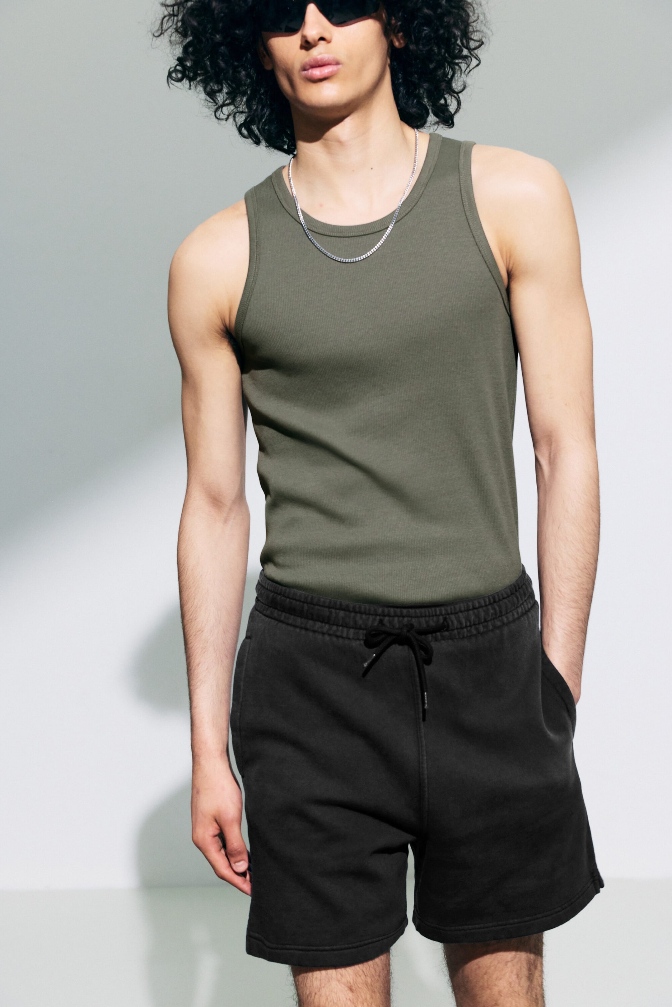 Ljust Khakigrön - Classic ribbat linne - 1