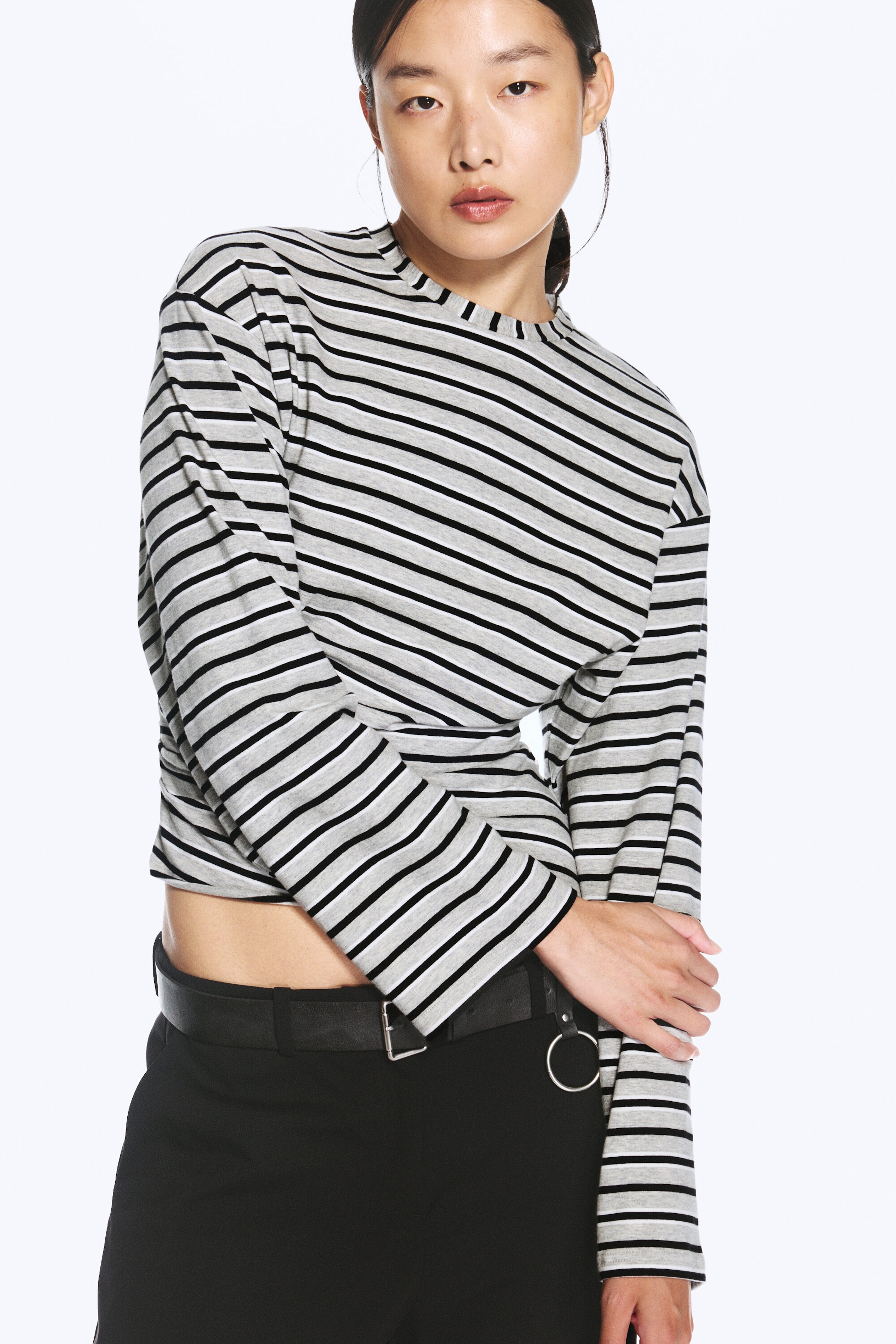 Graumeliert mit Streifen - Gerüschtes Langarm-Shirt - 1