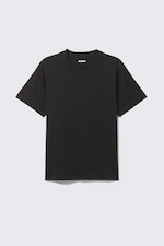 Schwarz - Klassisches T-Shirt mit boxy Fit - 3