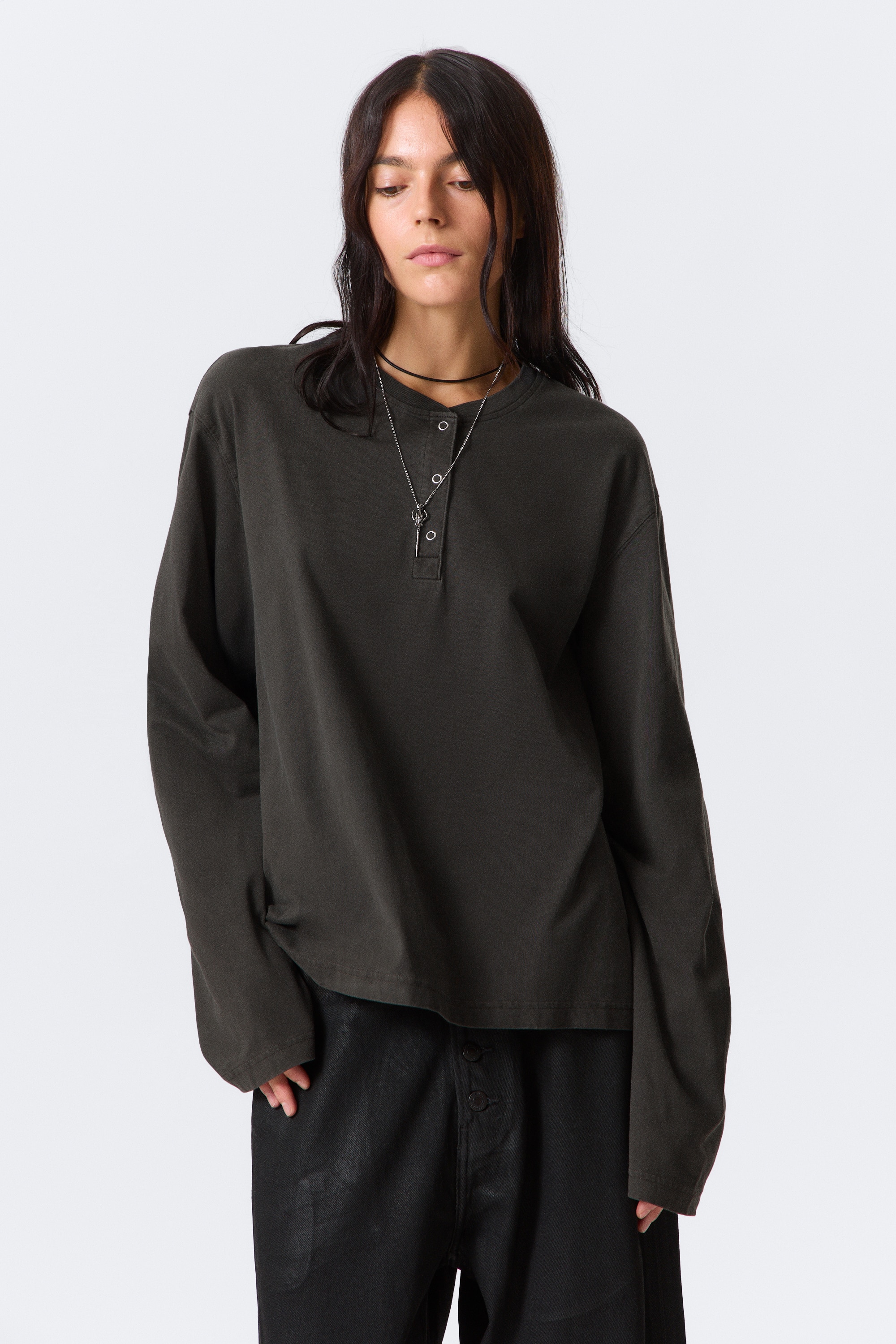 Boxy Long-Sleeved Henley T-shirt - Donkergrijs