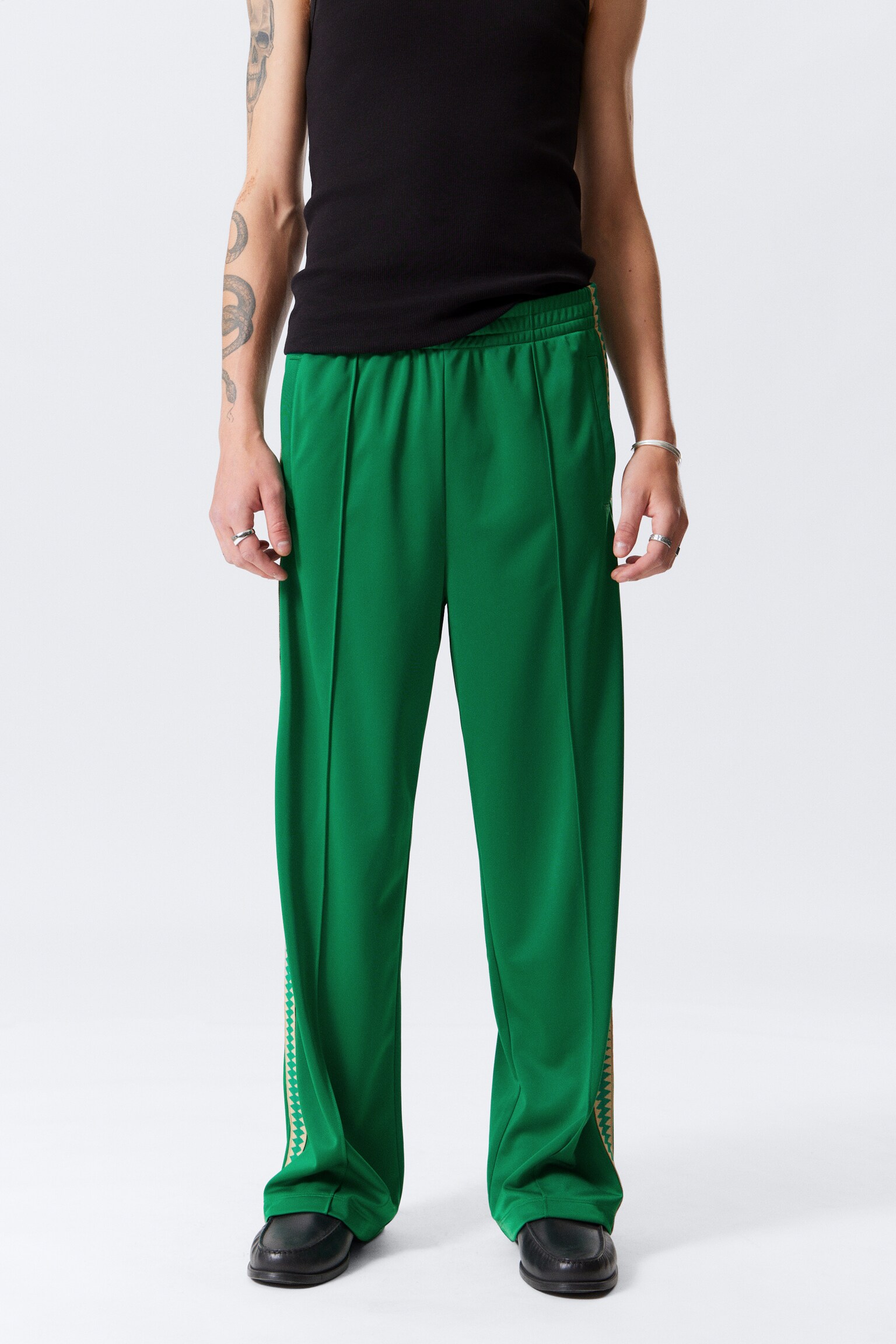 Relaxed Contrast Stripe Trackpants - Green/Black - 3