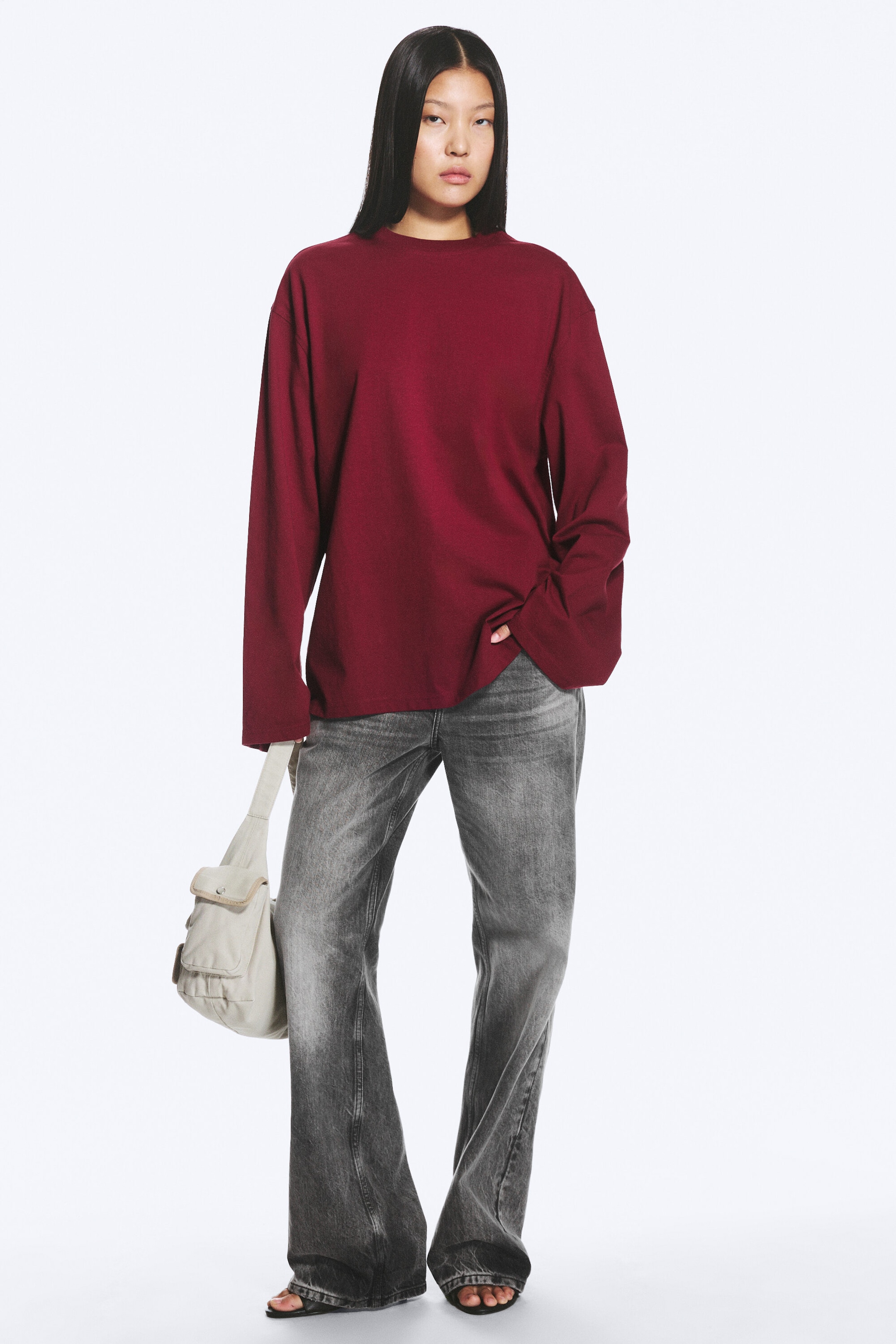 Dunkelrot - Oversized-T-Shirt mit langen Ärmeln - 1