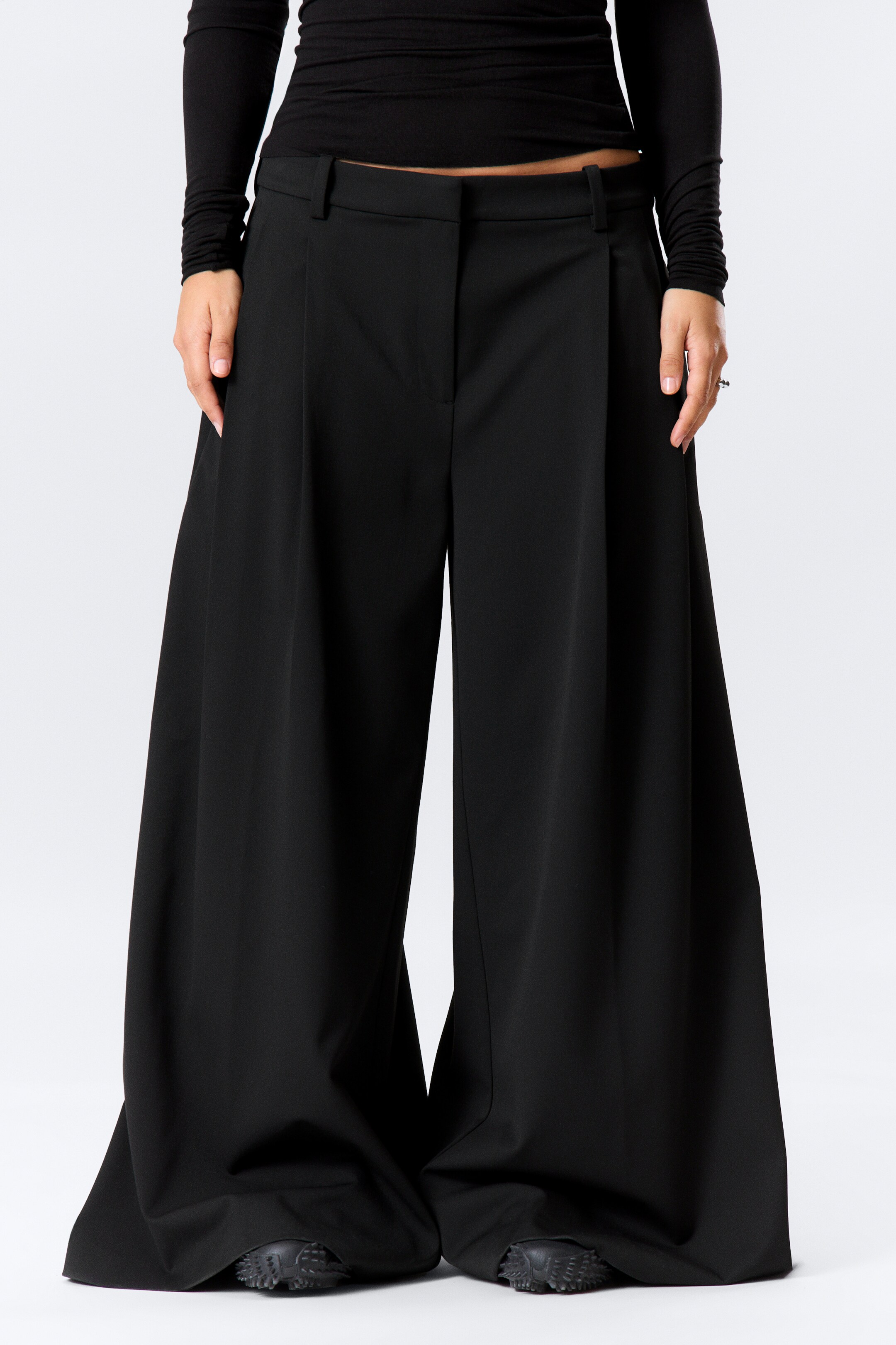 Agrandir l'image: Pantalon de costume plissé extra-large - Noir - FEMME | H&M FR 2