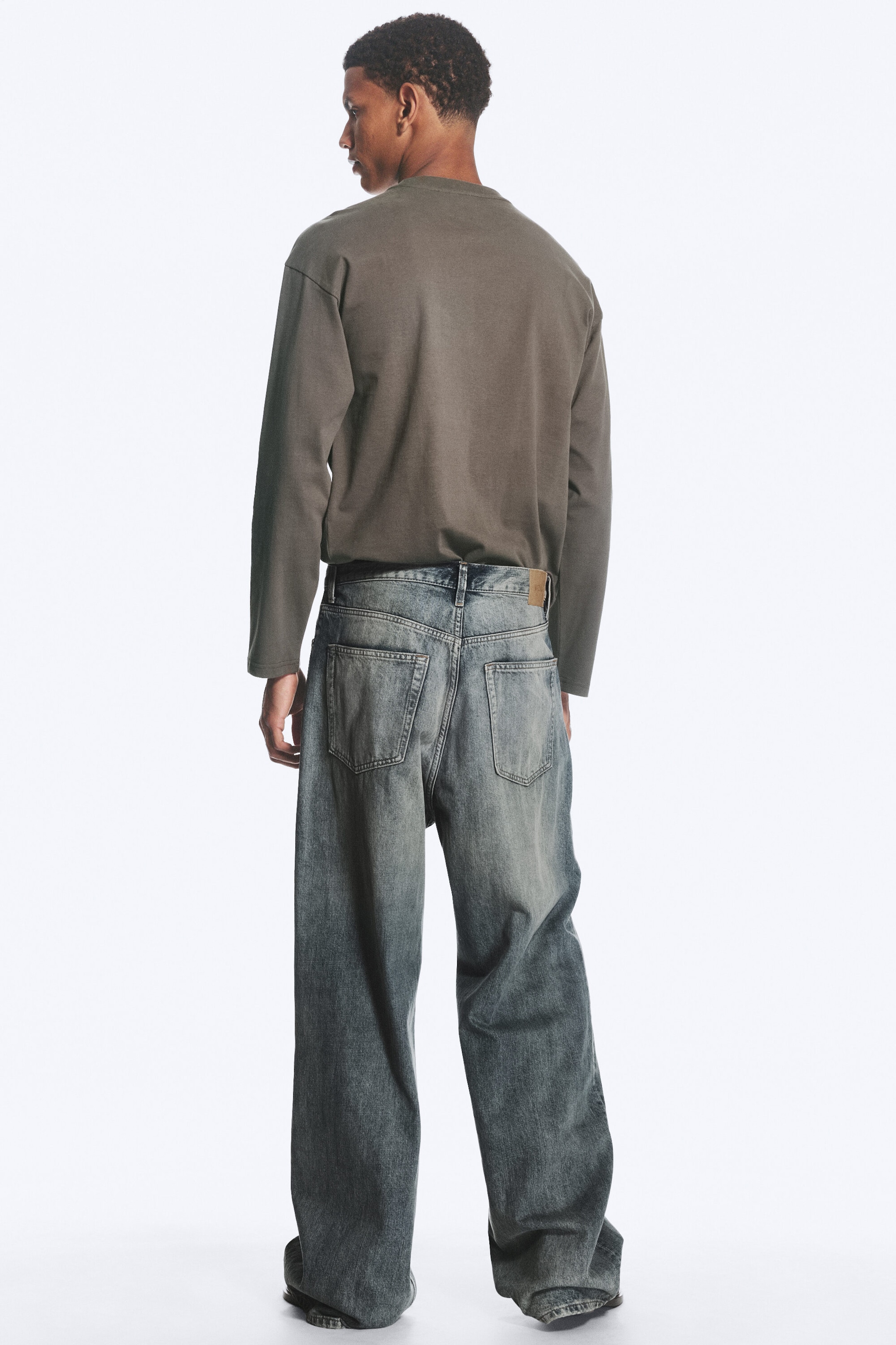 Arizona Blue - Mittelblau - Astro Mid Waist Loose Baggy Unisex Jeans - 6