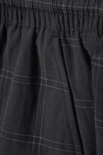 Svartrutete - Rutete badeshorts i nylon - 5