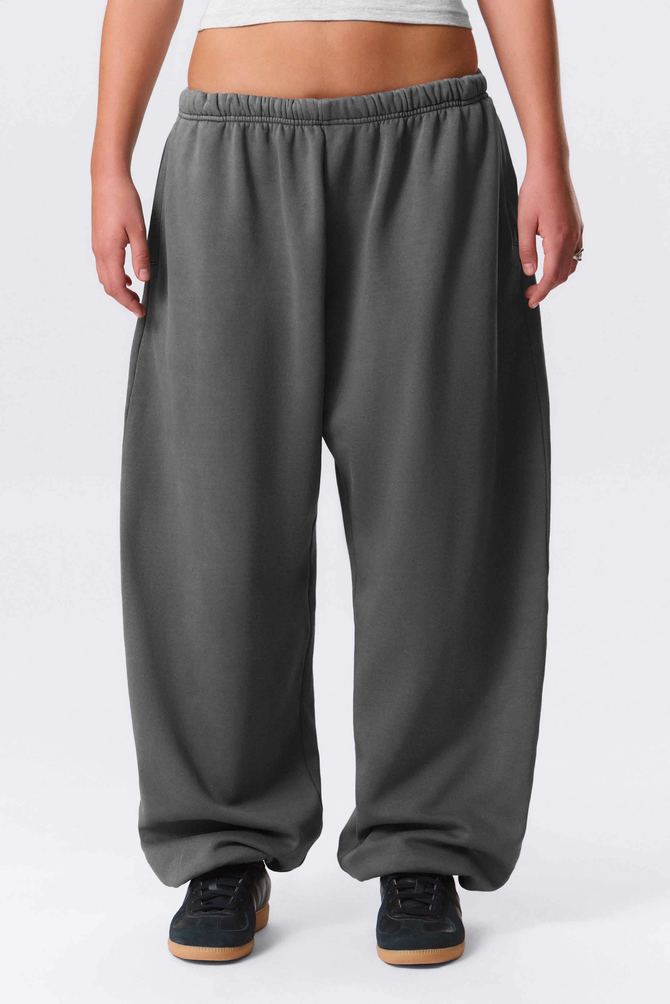 Verwaschenes Schwarz - Lockere Sweatpants aus schwerem Baumwollfleece - 2