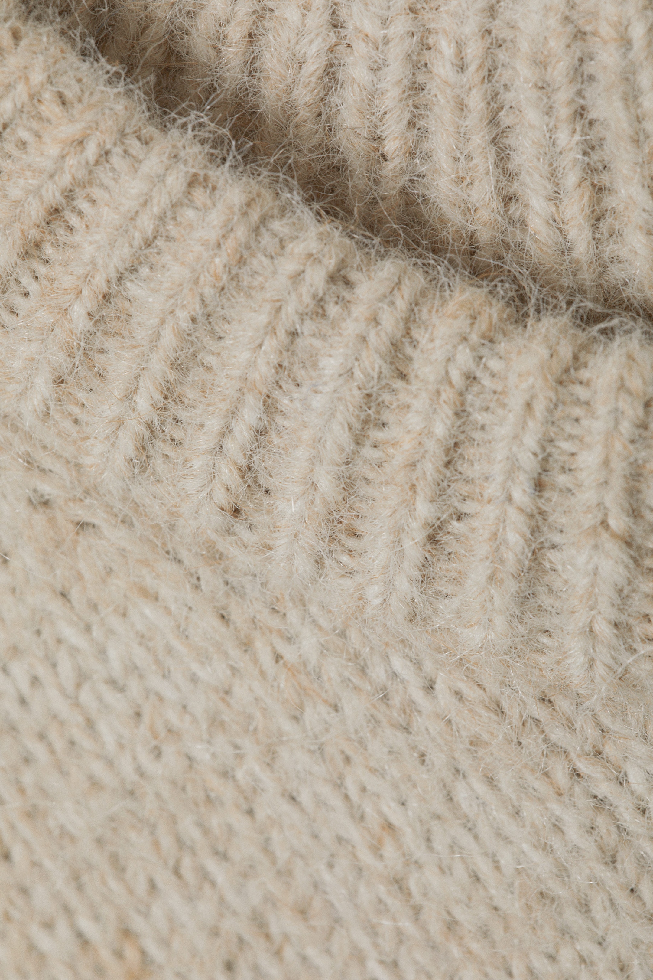 Dimmig beige - Avslappnad hårig stickad tröja - 2