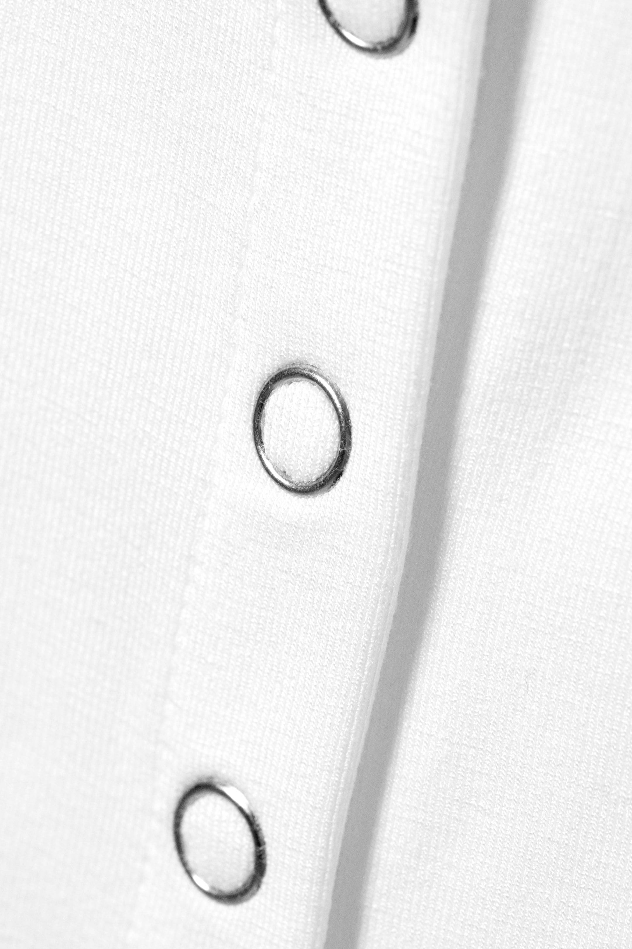 White - Sleeveless Button-up Top - 2