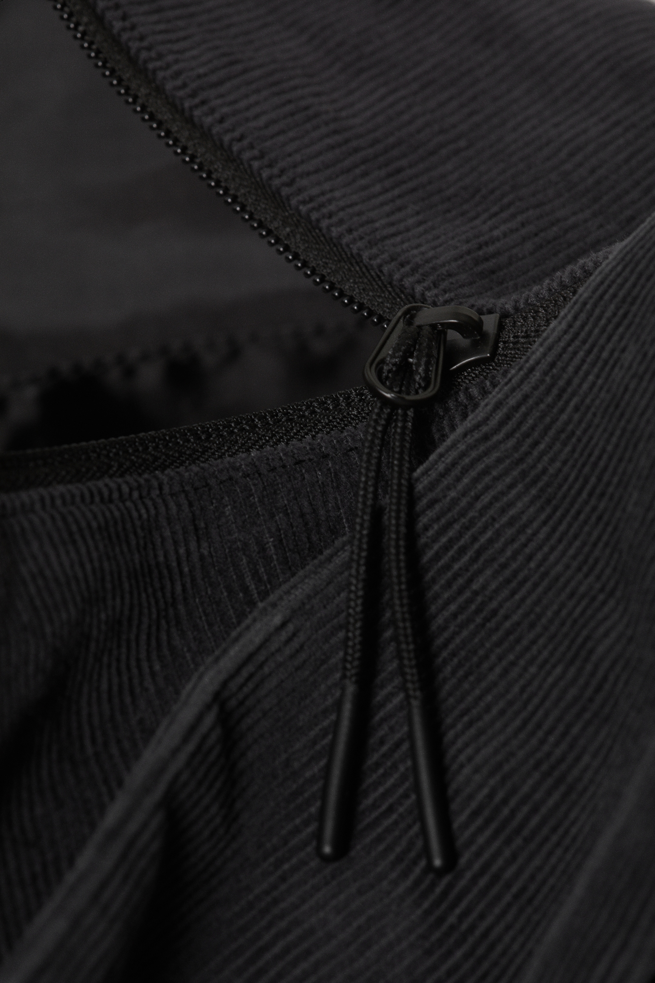 Vis større bilde: Samir crossbody-veske i kordfløyel - Svart - HERRE | H&M NO 4