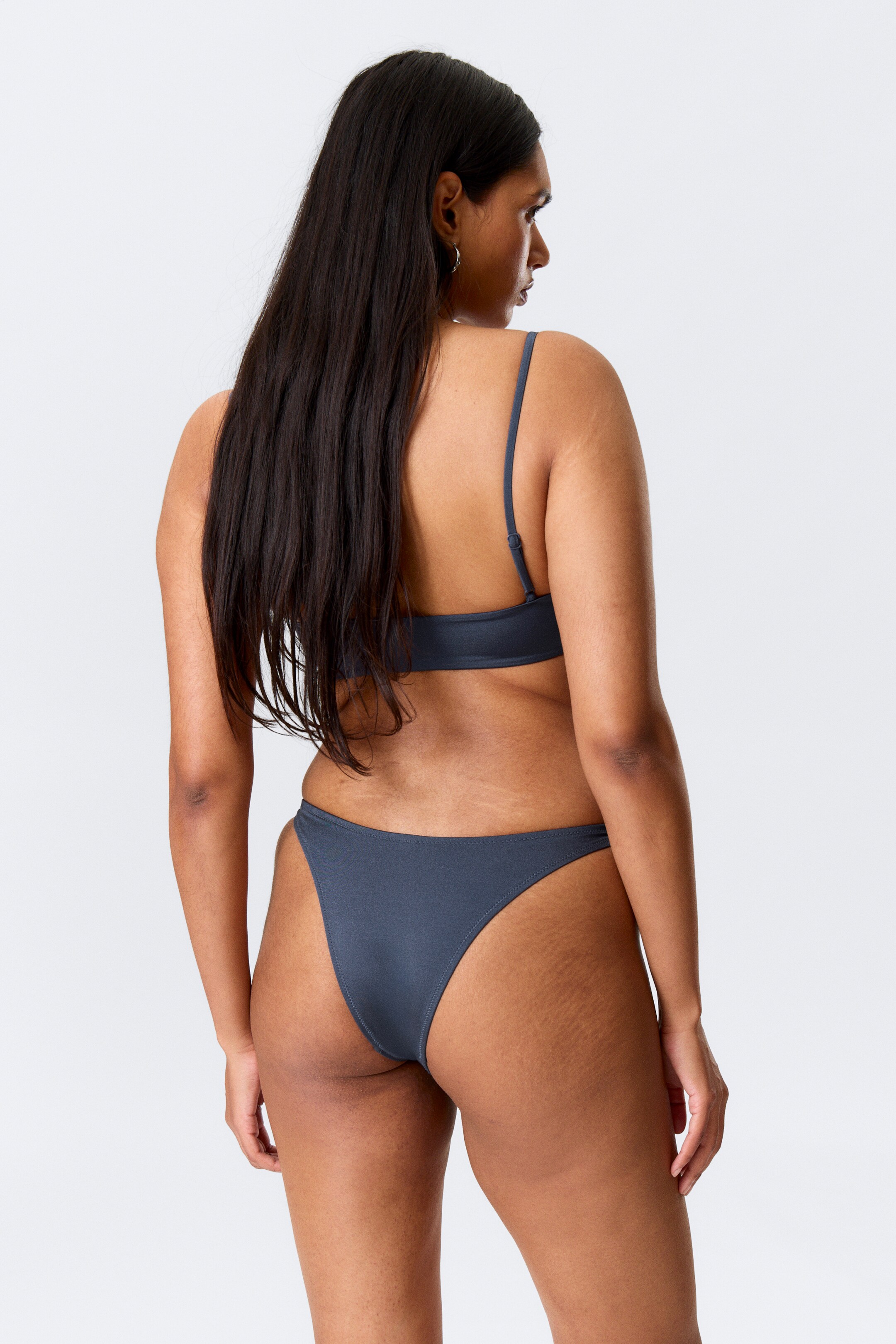 Grösseres Bild ansehen: Mini-Bikinihöschen im Brazilian Cut - Dunkelblau - DAMEN | H&M CH 3