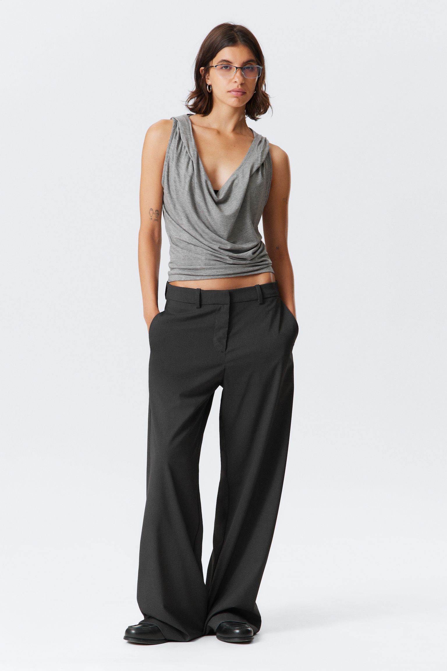 Low-Waisted Loose Fit Suit Trousers - Dark Grey Melange/Striped Dark Mole/Black