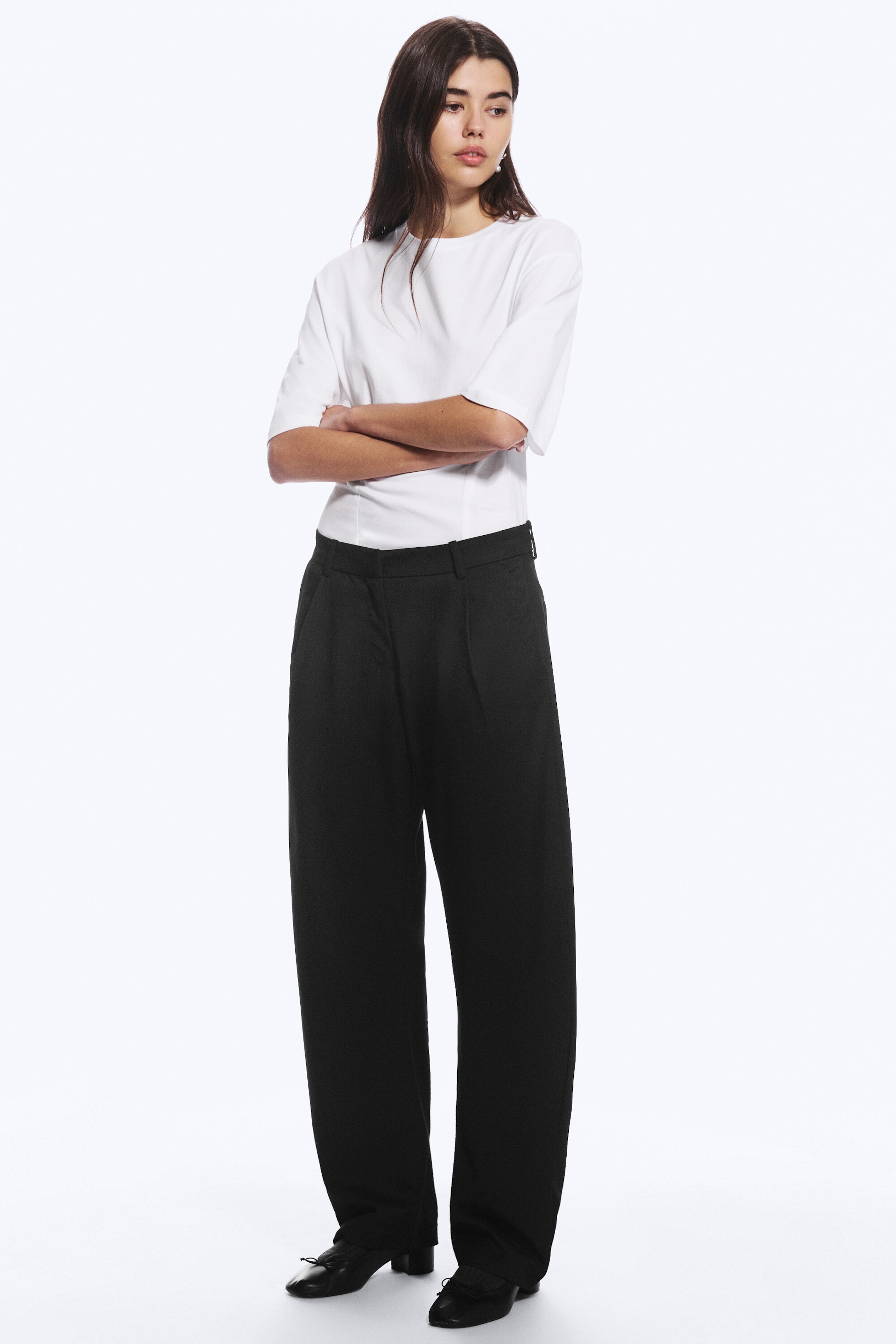 Black - Loose Fit Barrel Leg Suiting Trousers - 1