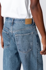 90s Blue - Medium Blue - Galaxy Mid Rise Loose Straight Leg Unisex Jeans - 3