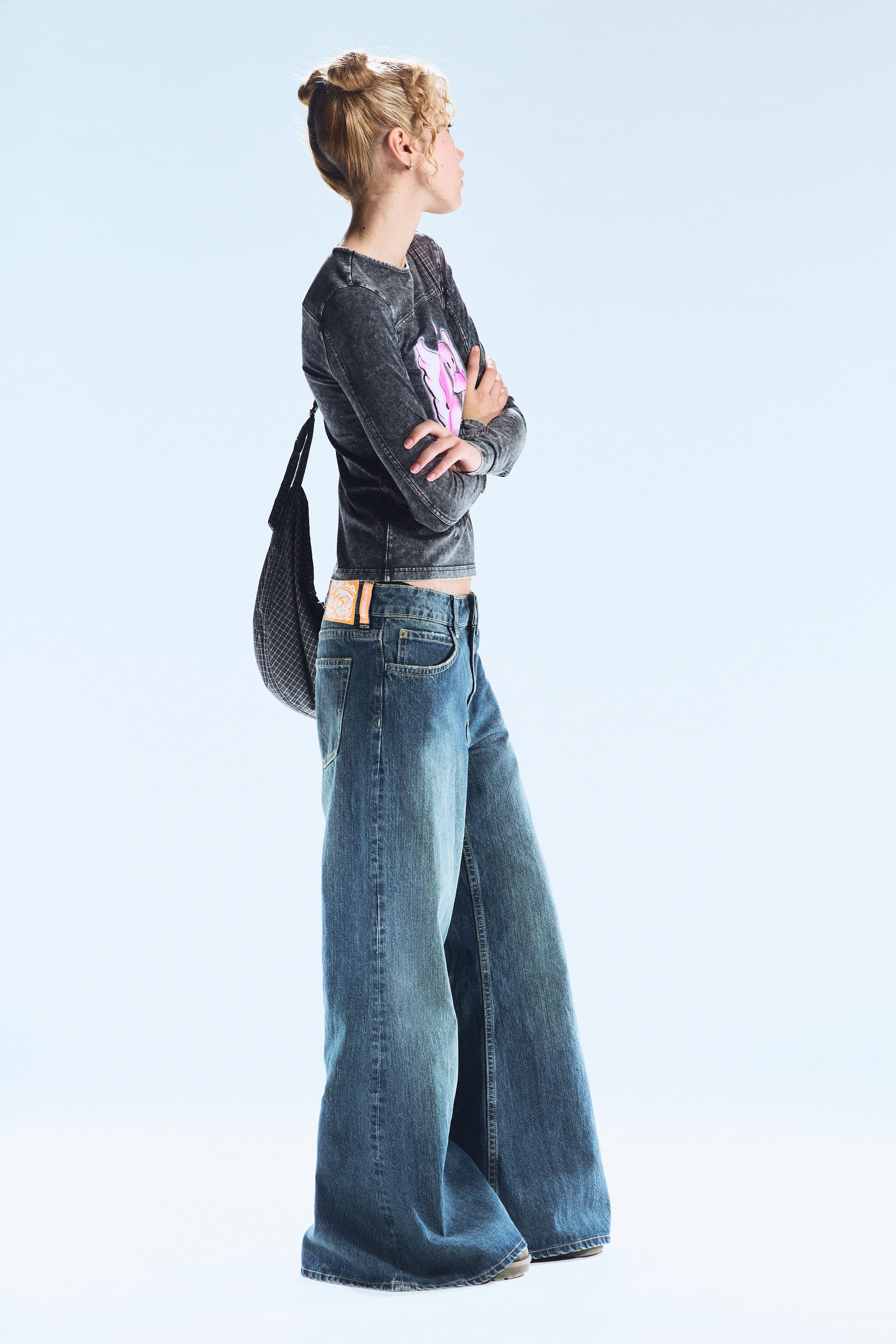 Tide Blue - Mittelblau - Loosy Lucie Low Rise Regular Flared Leg Jeans - 2