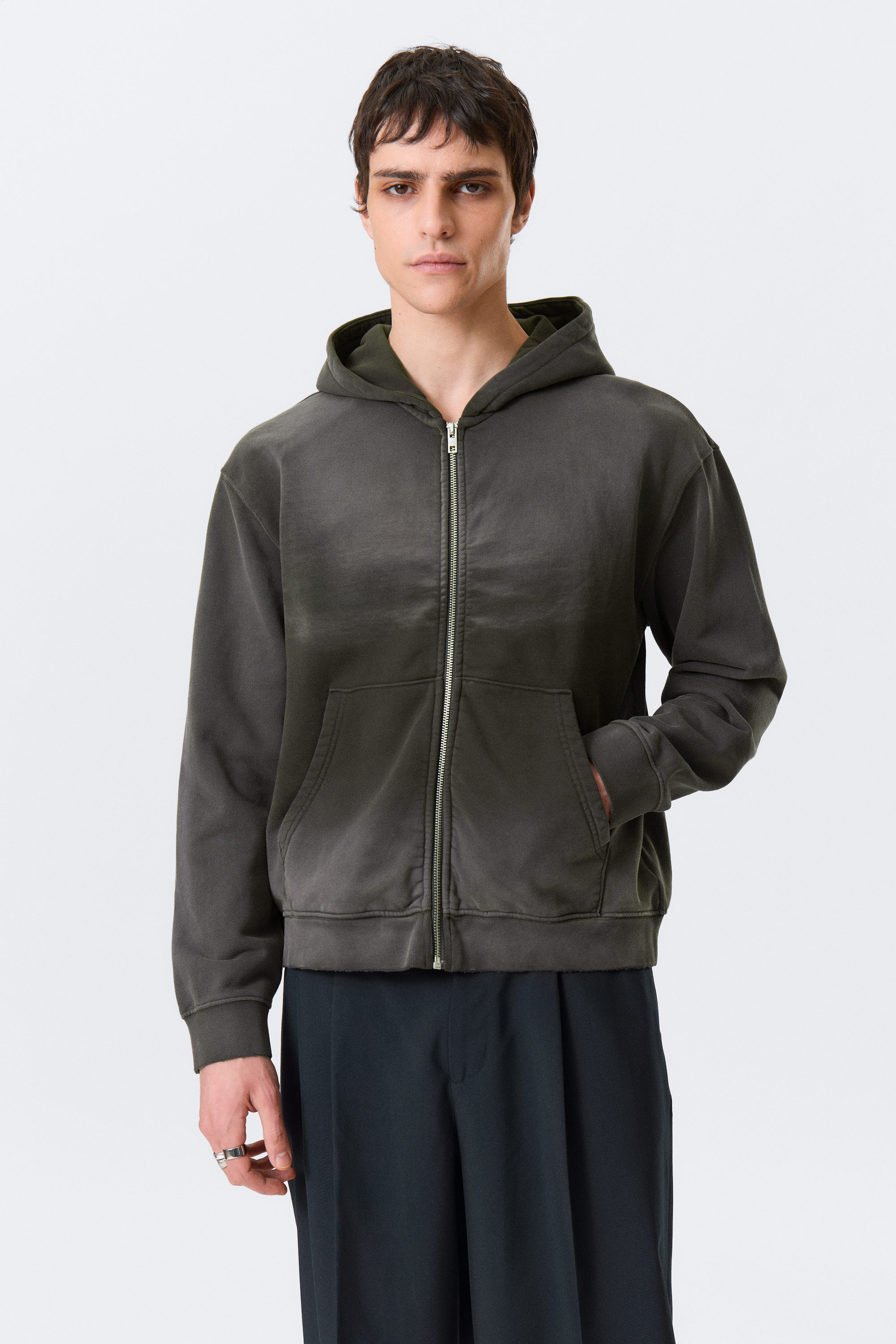Dark Grey - Gewaschener Zip-Hoodie im Shrunken-Fit - 2