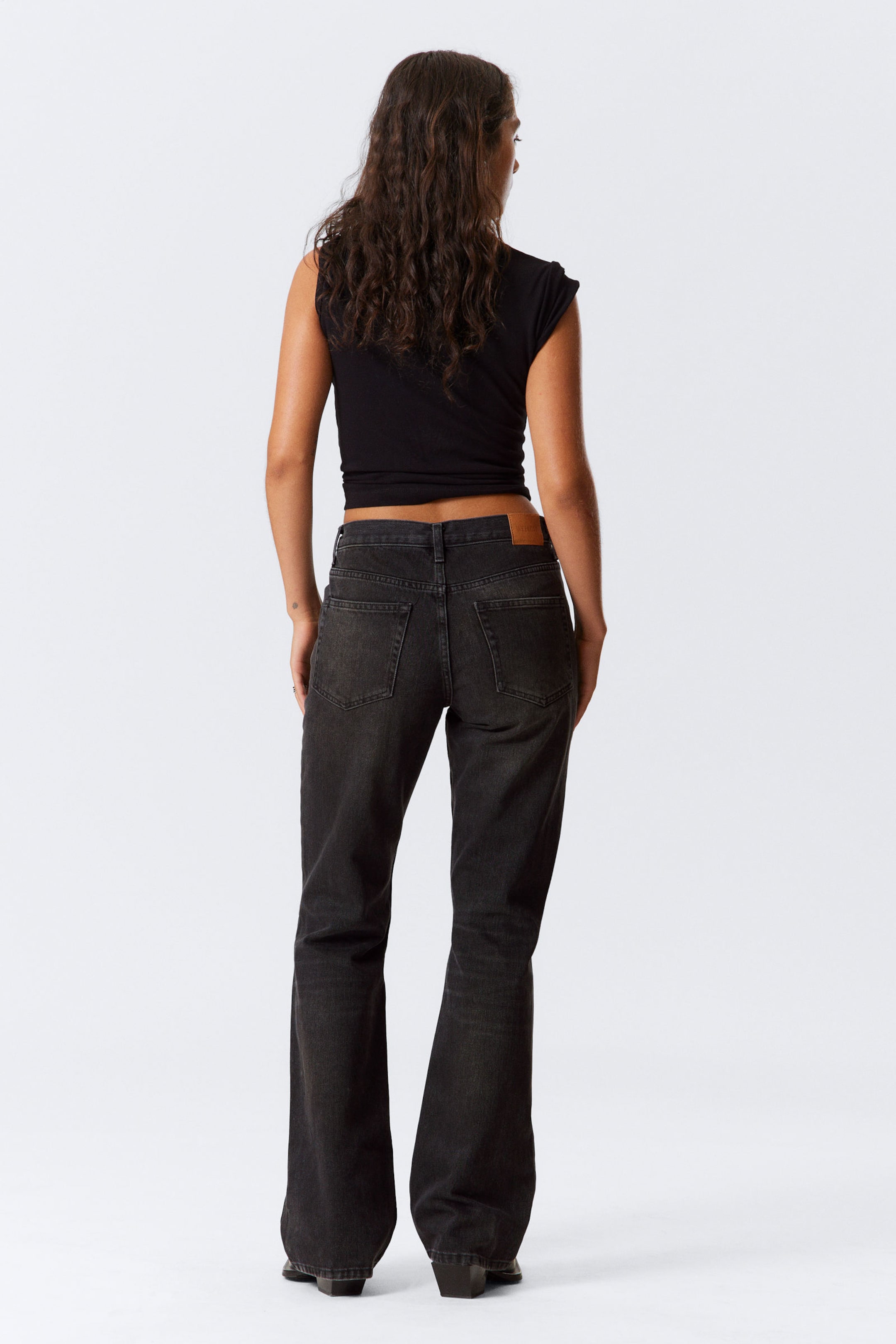 Deep Night - Svart - Moon Mid Waist Regular Bootcut Leg Jeans - 4