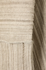 Beige - Figurbetonter Strickpullover mit U-Boot-Ausschnitt - 5