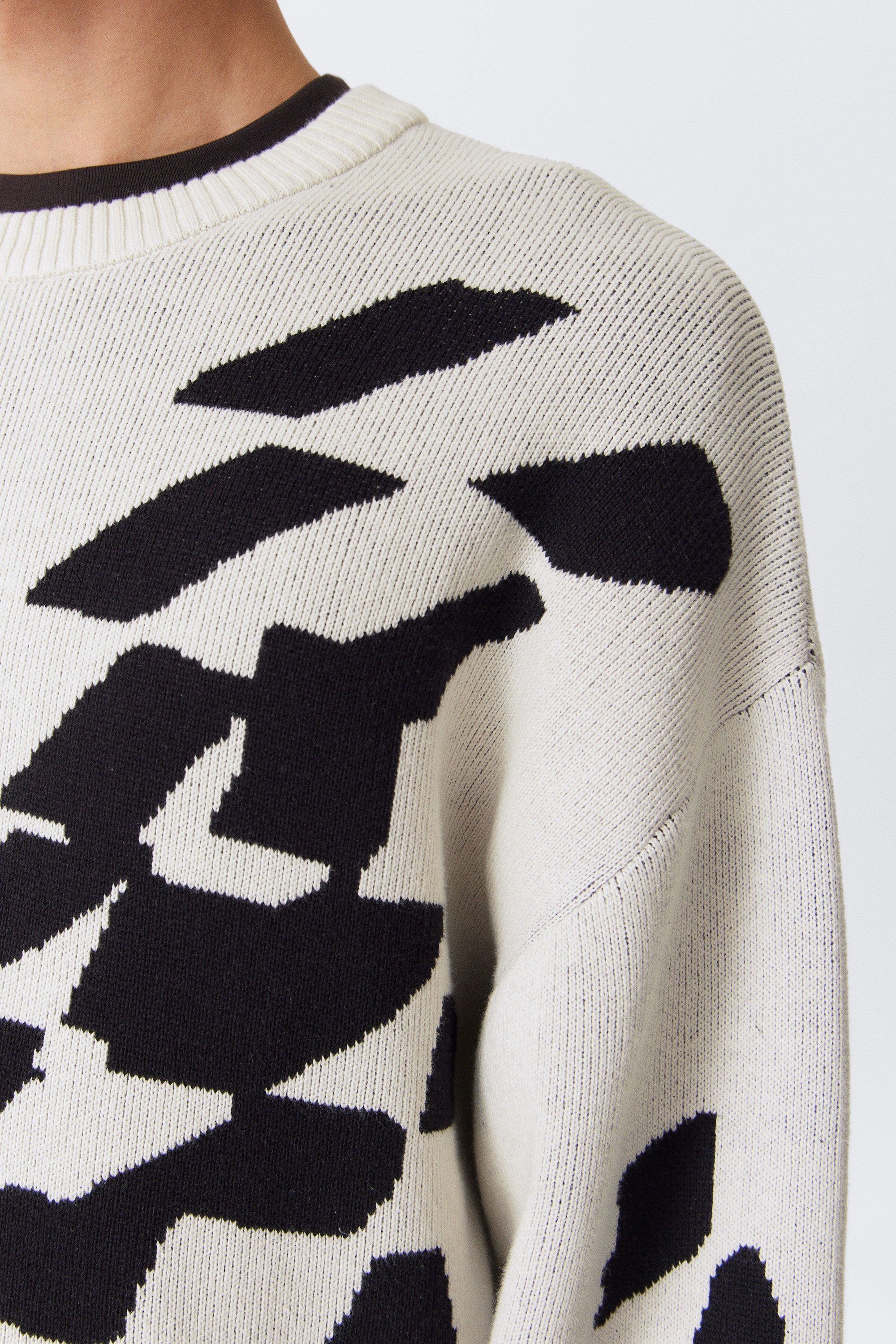 Dirty White - Square Pattern - Boxy Graphic Jacquard Sweater - 2