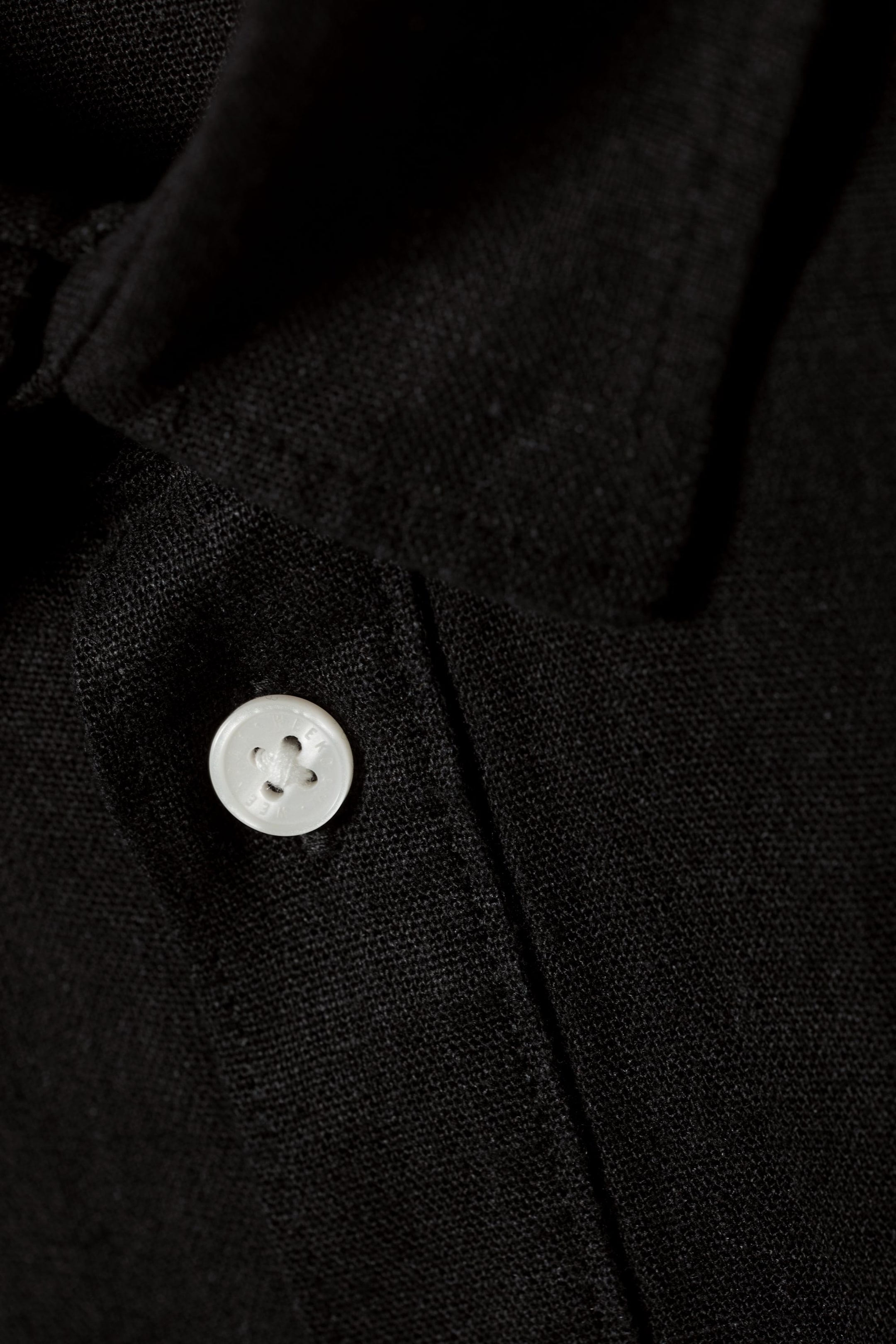Black - Wise Linen Shirt - 1