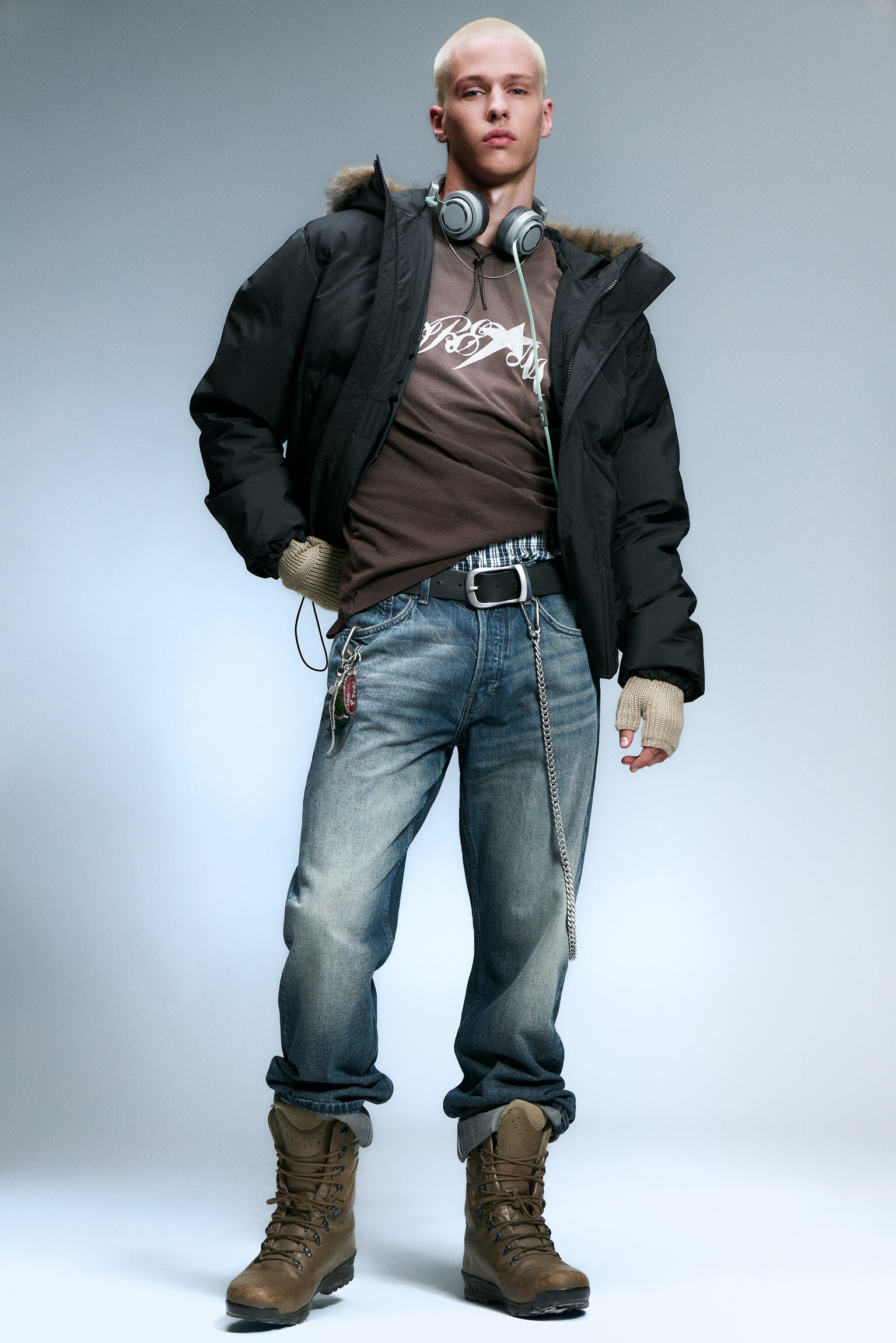 Hooded Puffer Jacket with Faux Fur Trim - černá
