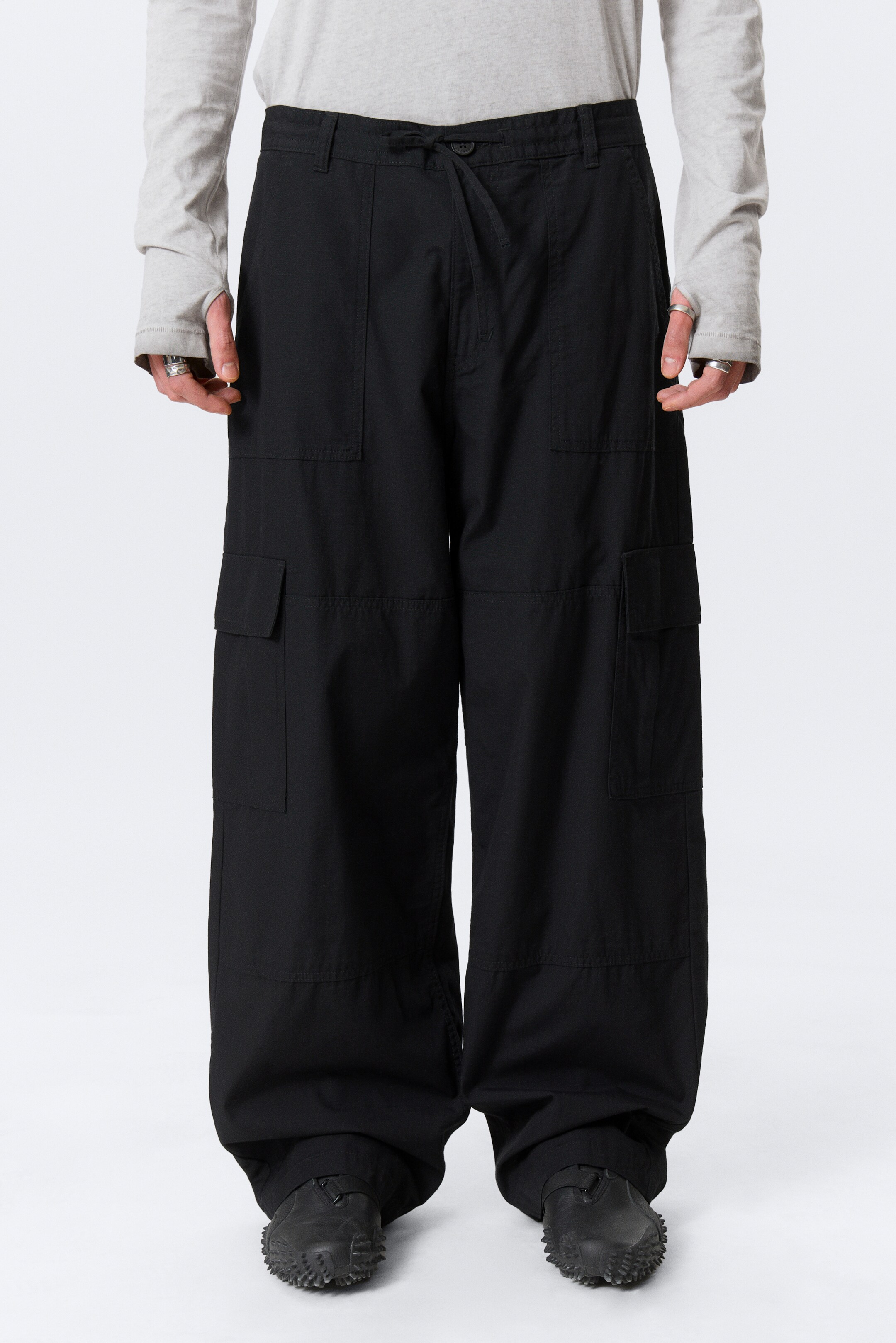 Ingrandisci l'immagine: Baggy Ripstop Cargo Trousers - Black - UOMO | H&M CH 4