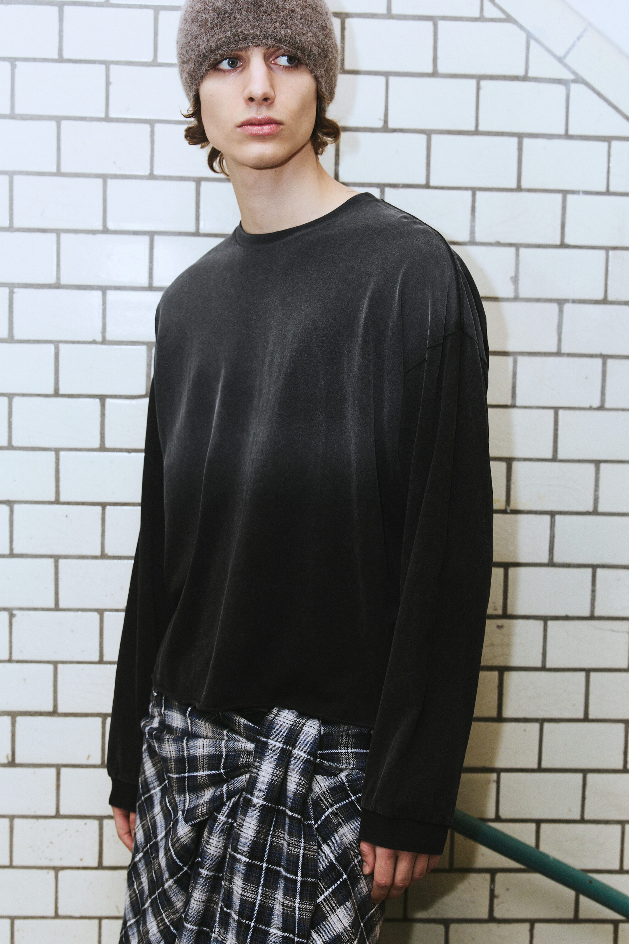 Washed Black Ombre - Relaxed Long-Sleeved T-shirt - 1