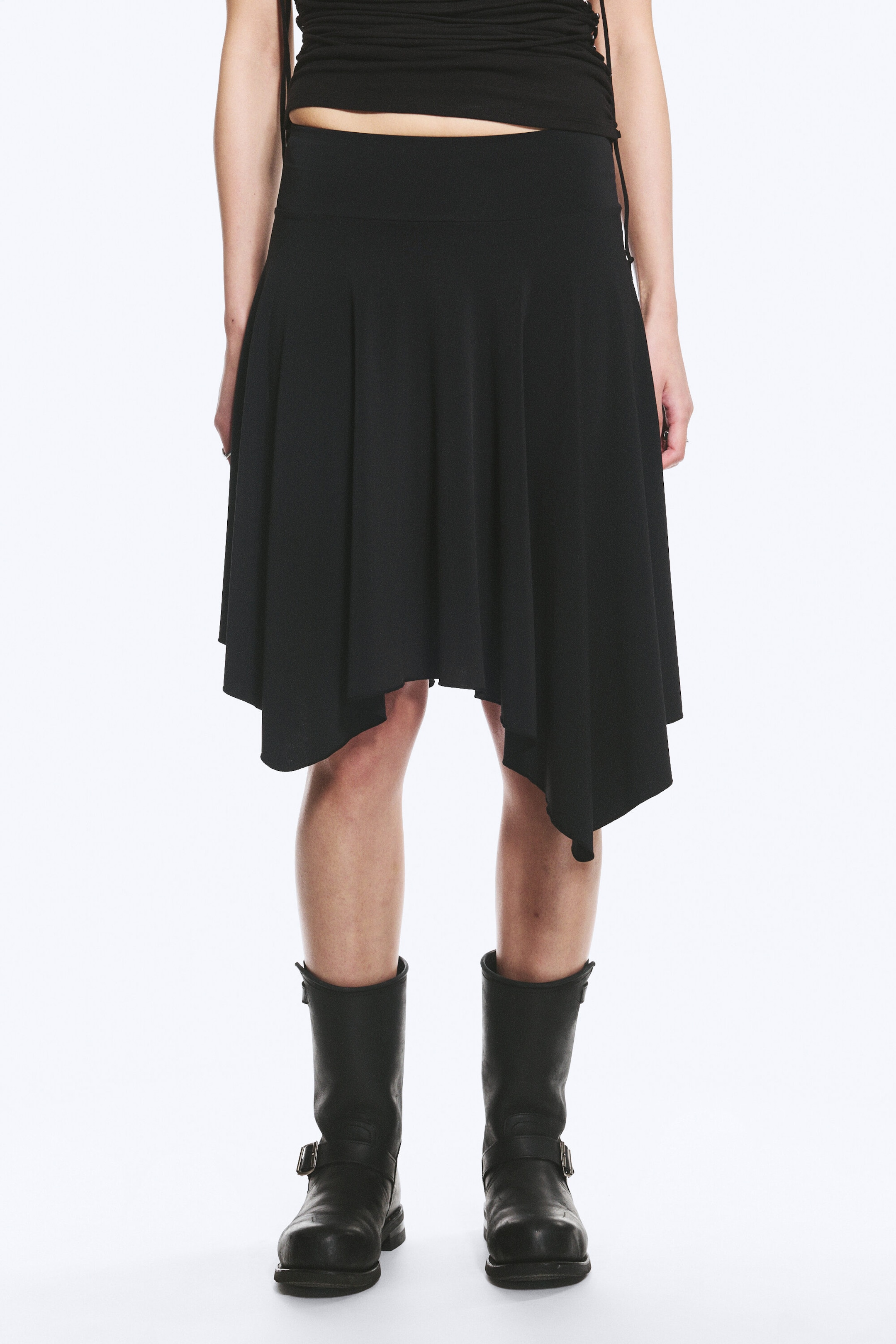 Svart - Mid waist asymmetrisk kjol i jersey - 2