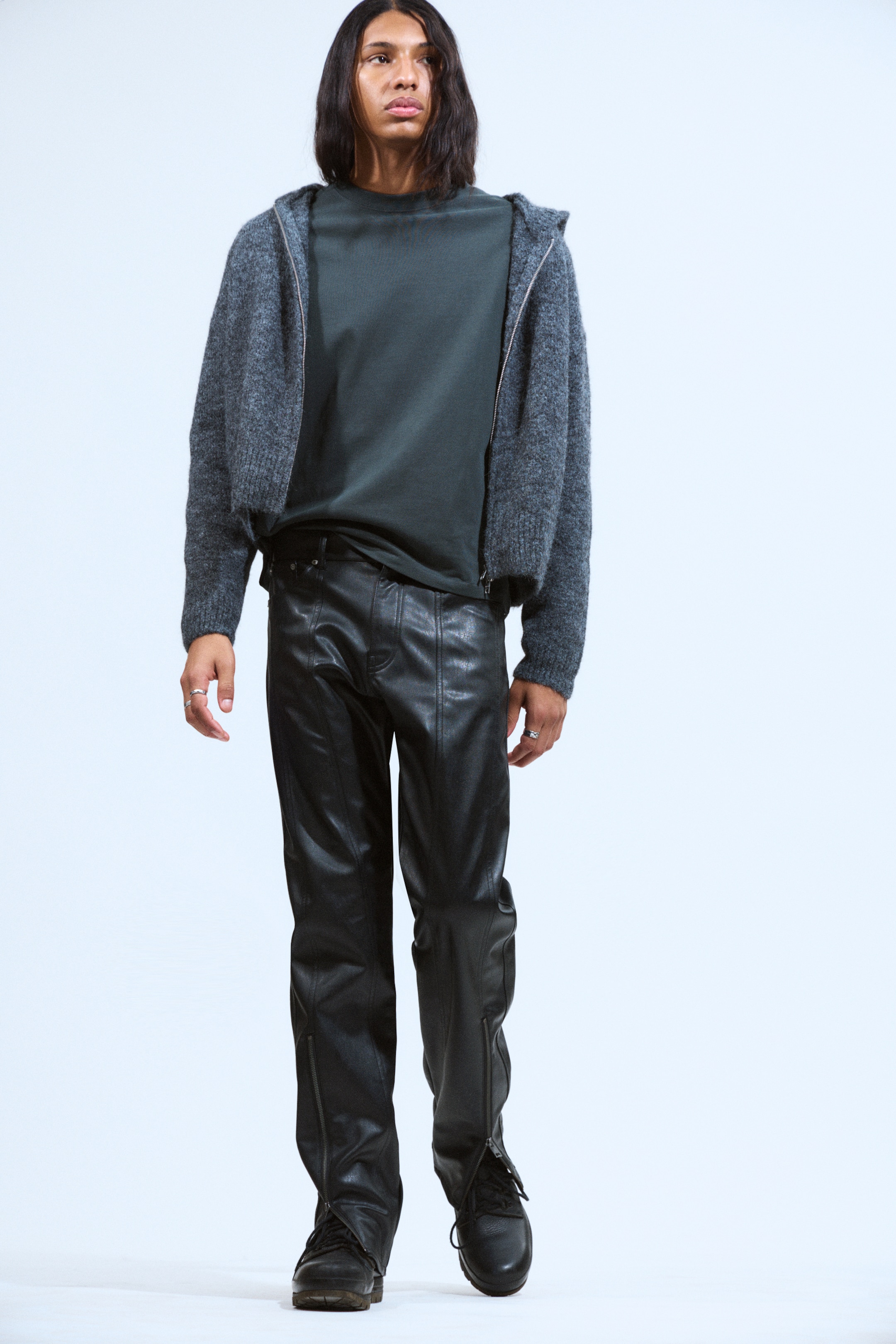 Grotere afbeelding bekijken: Space Relaxed Faux Leather Zip Hem Trousers - Zwart - HEREN | H&M BE 1