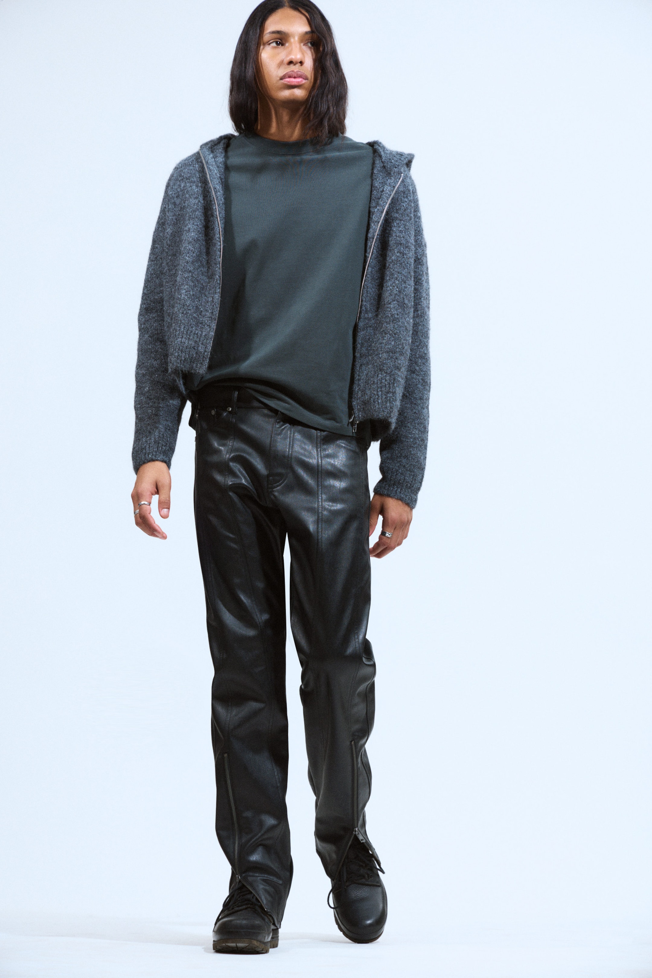 Schwarz - Space Relaxed Faux Leather Zip Hem Trousers - 1