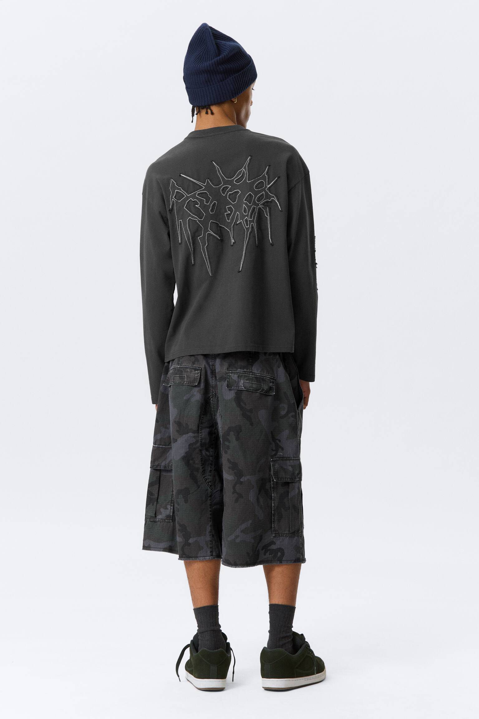 Great boxy langermet t-skjorte med grafikk - Mørk grå - Tristar/Hvit - Skjelettengel/Hvit - Sinte pantere/White - Skull Flame/Black - Midnight Nightmare/Hvit - Airways/Mørk grå - Big Mess - 5