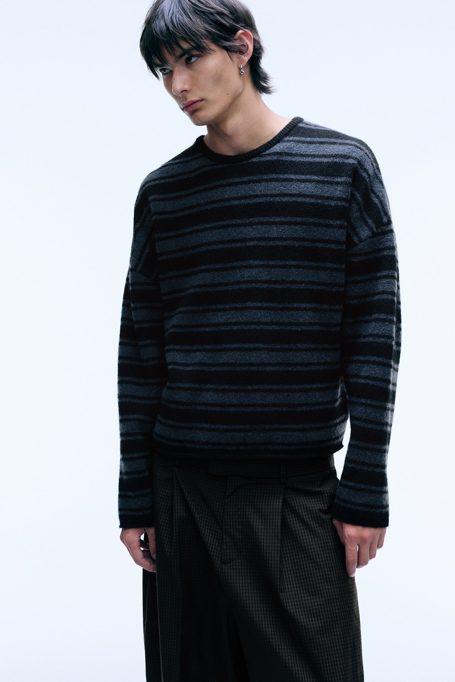 Boxy gebreide trui - Zwart/blauw gestreept/Donkerbruin gemêleerd/Lichtgrijs gemêleerd - 1