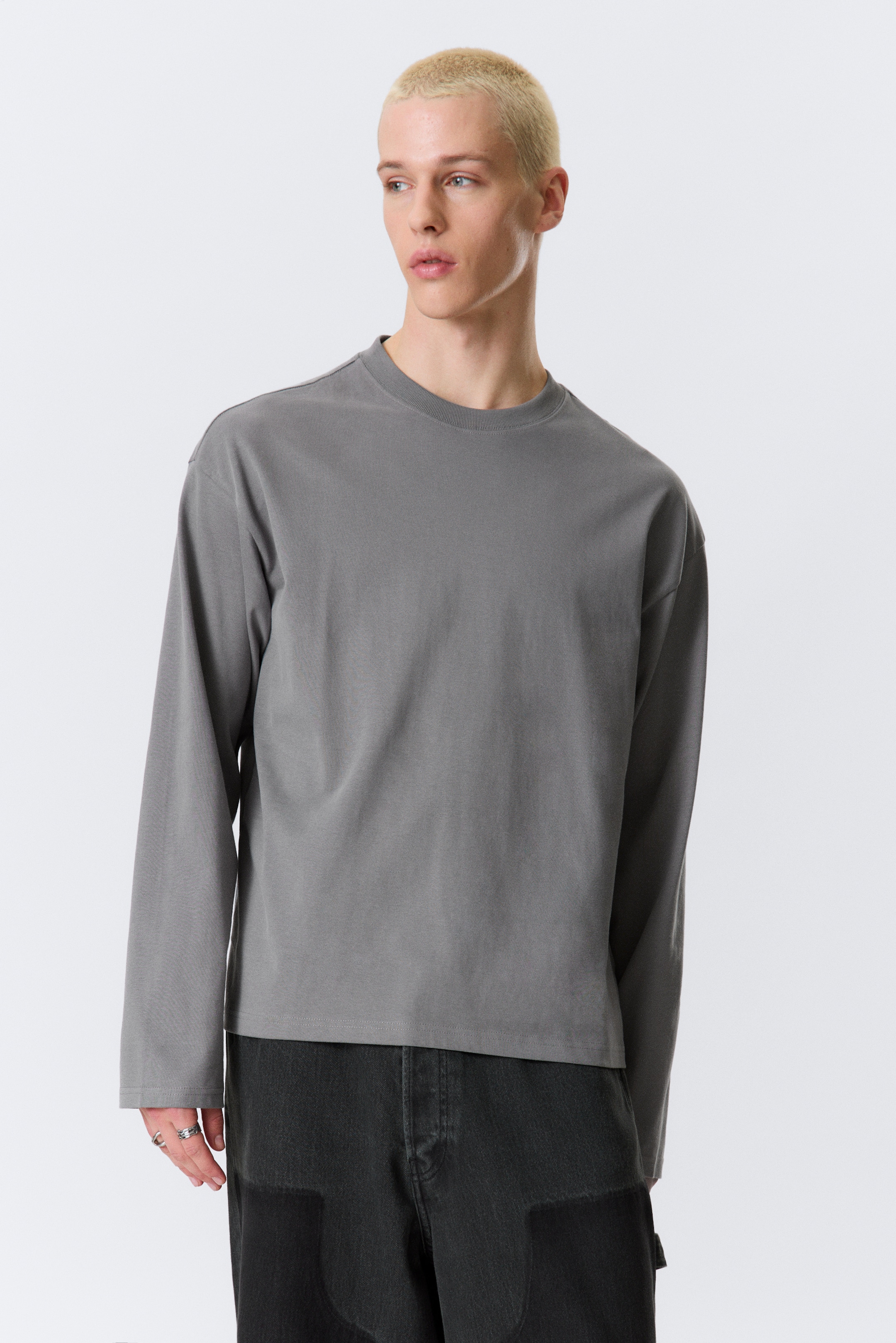 Visualizza immagine più grande: T-shirt Great boxy a maniche lunghe - Grigio polvere - UOMO | H&M IT 1