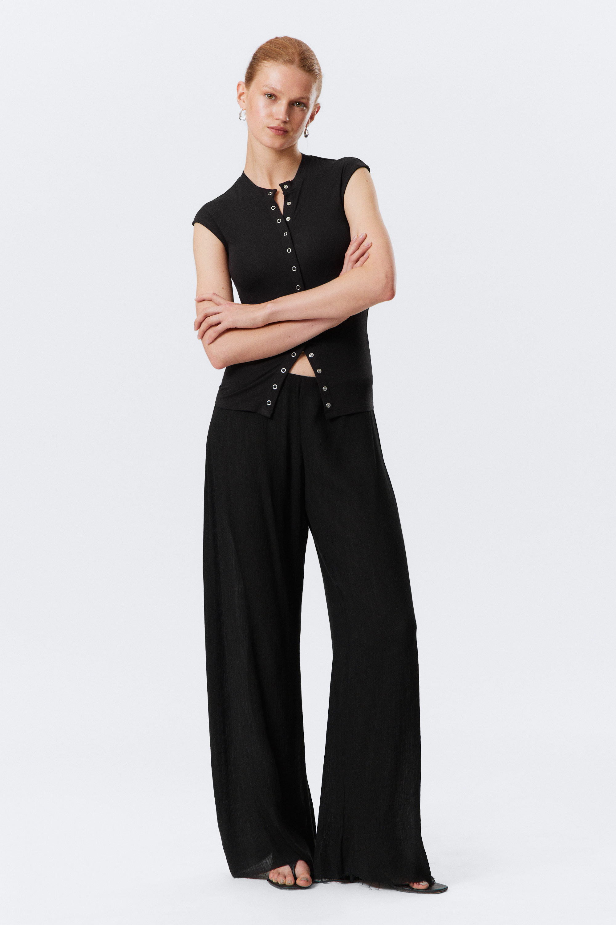 Black - Crinkled Low-Rise Wide-Leg Trousers - 1