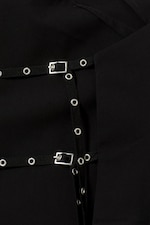 Schwarz - Neckholder-Top mit Ösendetails - 6