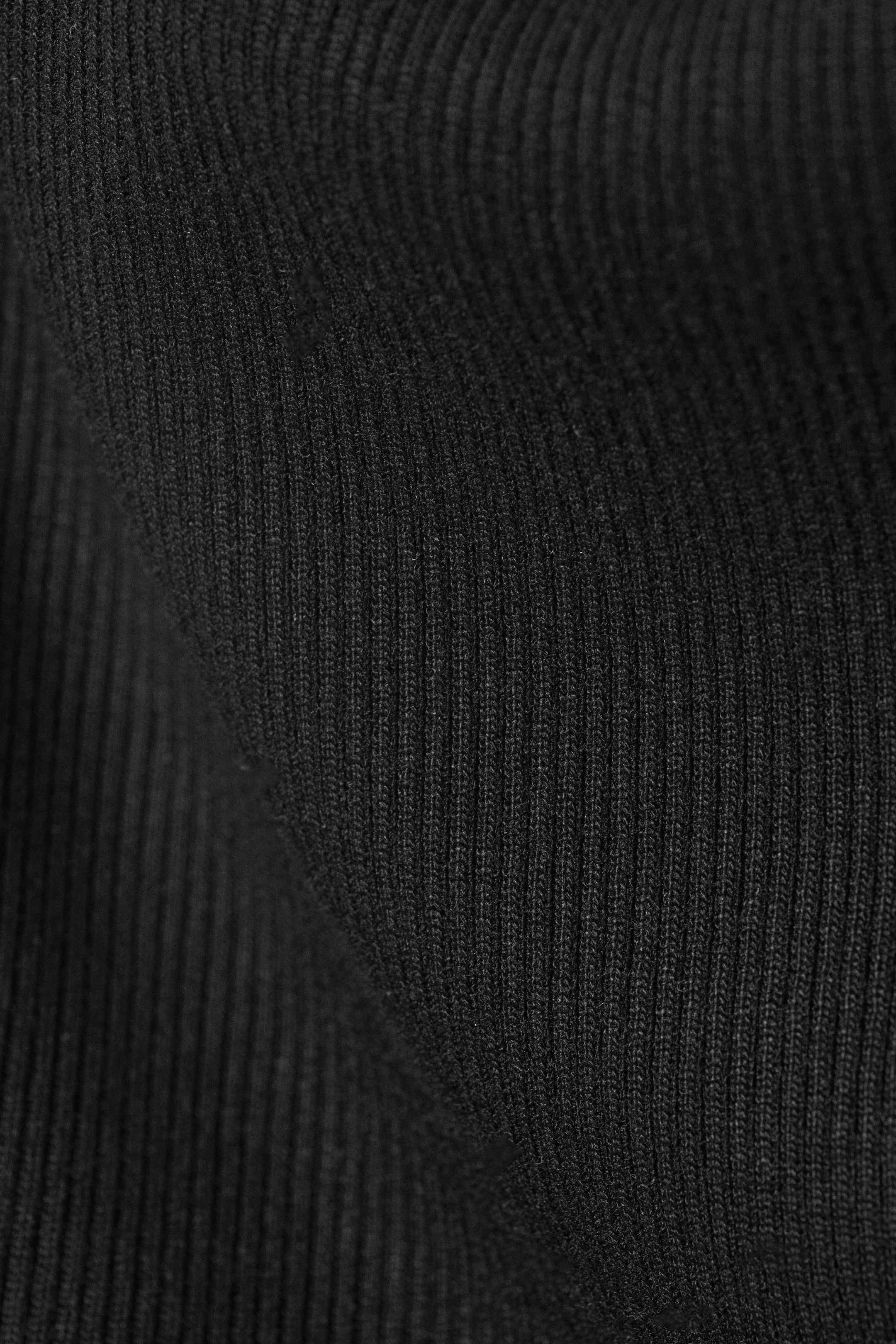 Schwarz - Geripptes Top mit U-Boot-Ausschnitt Annie - 1