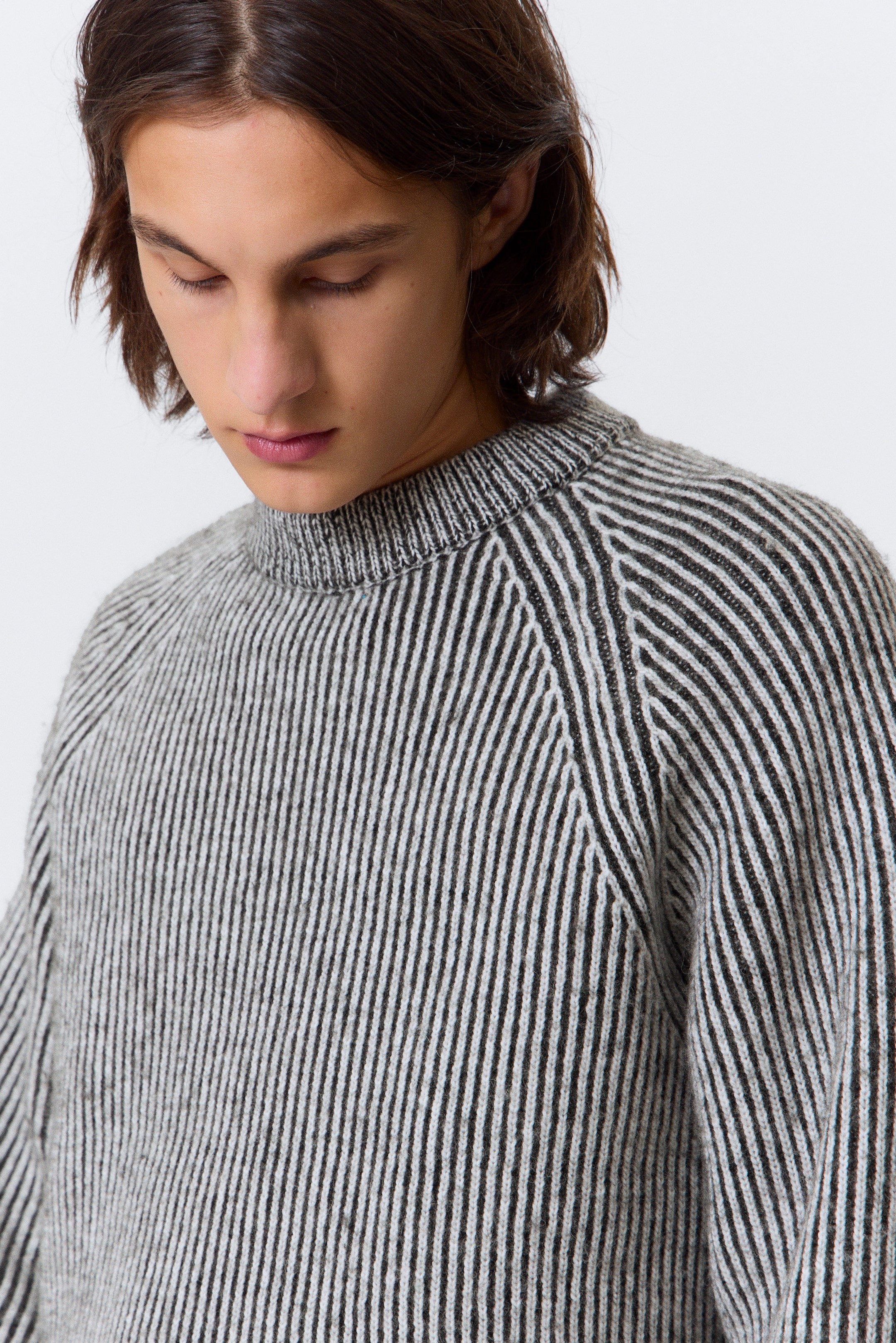 Two-tone Light Grey - Knitted Two-Tone Wool Blend Sweater - 2