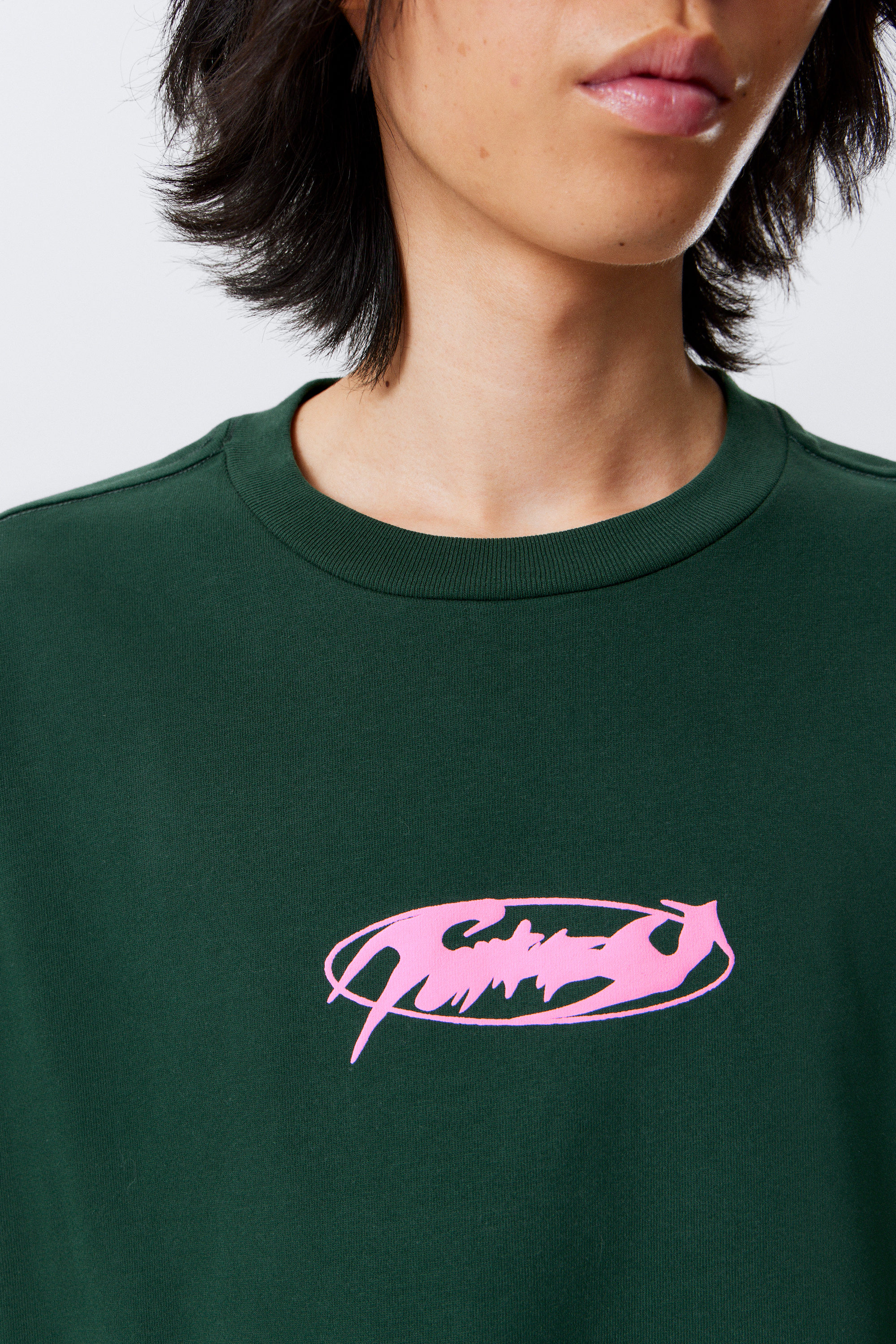 Mörkgrön - Fntsy - En boxig, grafisk t-shirt med tryck - 2