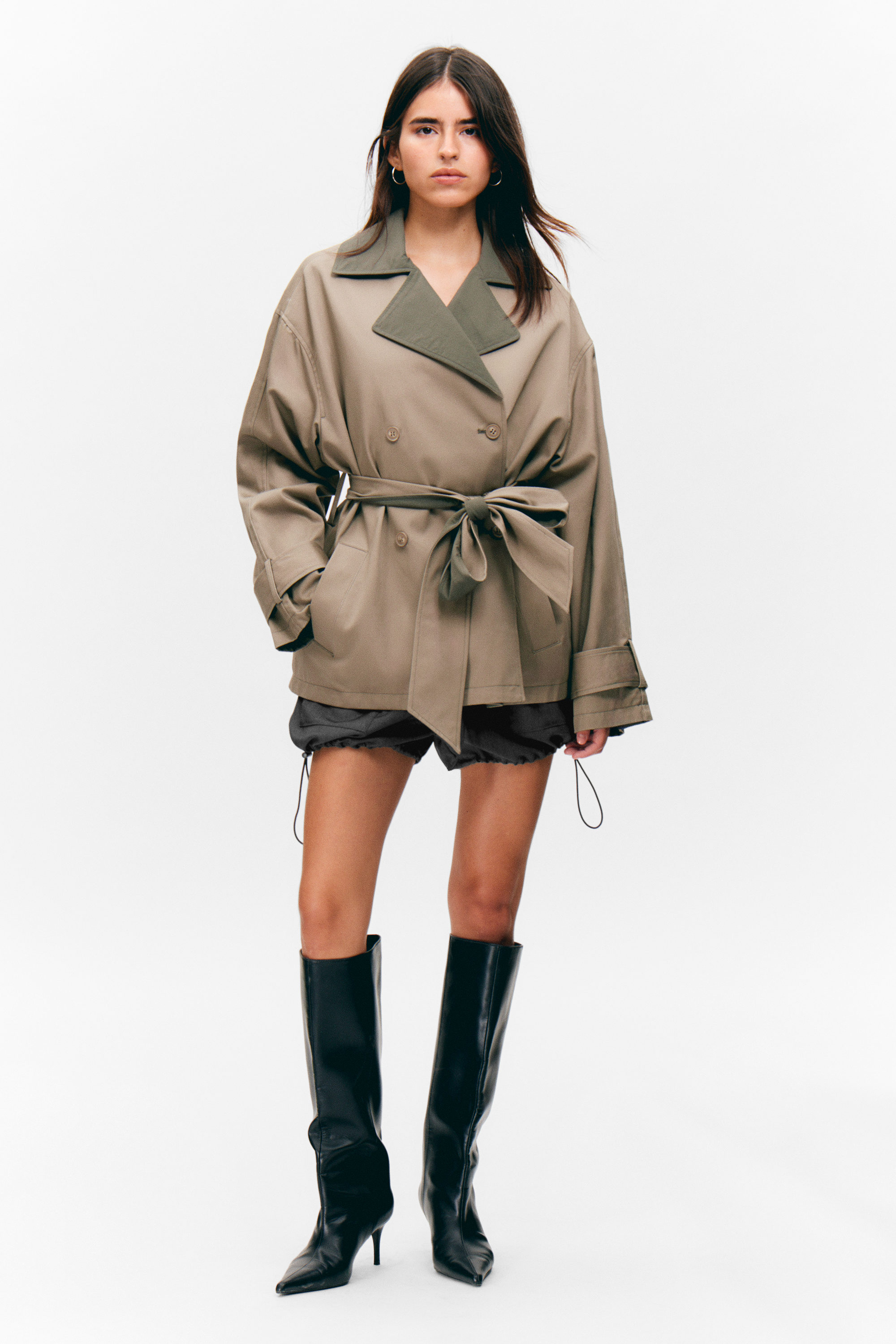 Beige & Khakigrün - Kurzer, wendbarer Zweireiher-Trenchcoat - 1