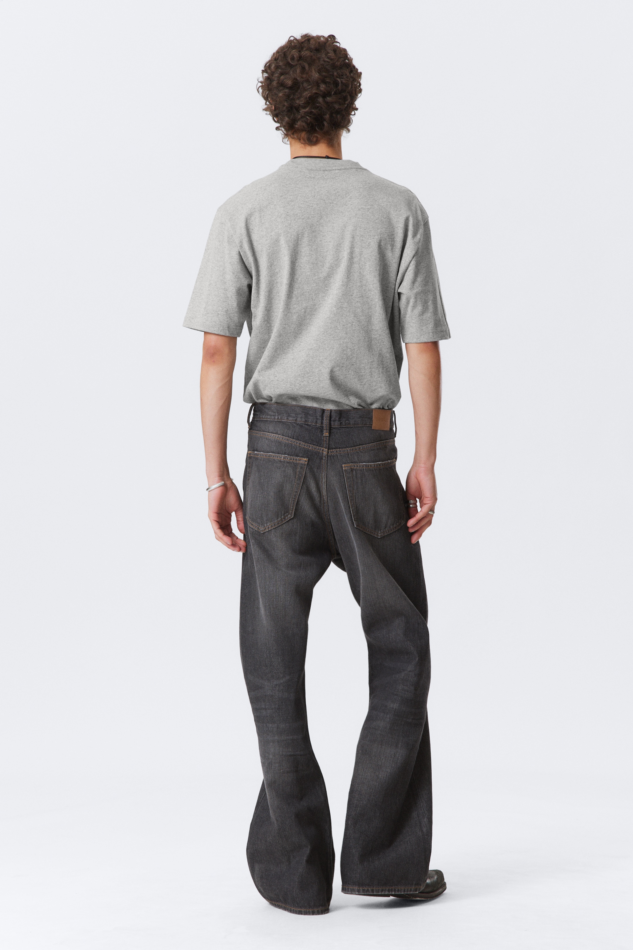 Visa större bild: Time Loose Bootcut Leg Jeans - Ash Black - Svart - HERR | H&M SE 7