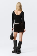 Schwarz - Longsleeve-Top mit tiefem Rückenausschnitt - 2