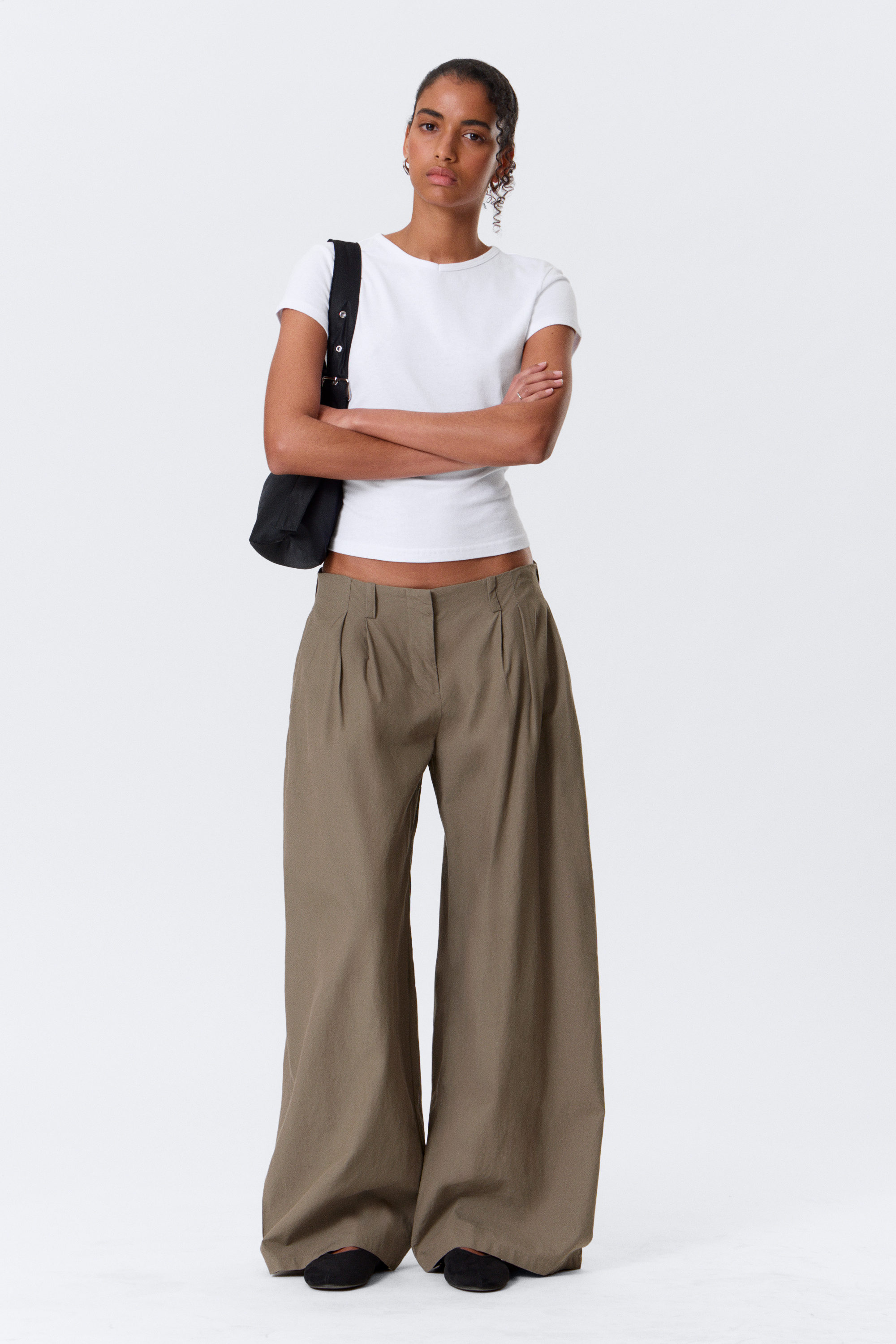 low rise wide leg pleated trousers - Dusty Mole | Weekday WW