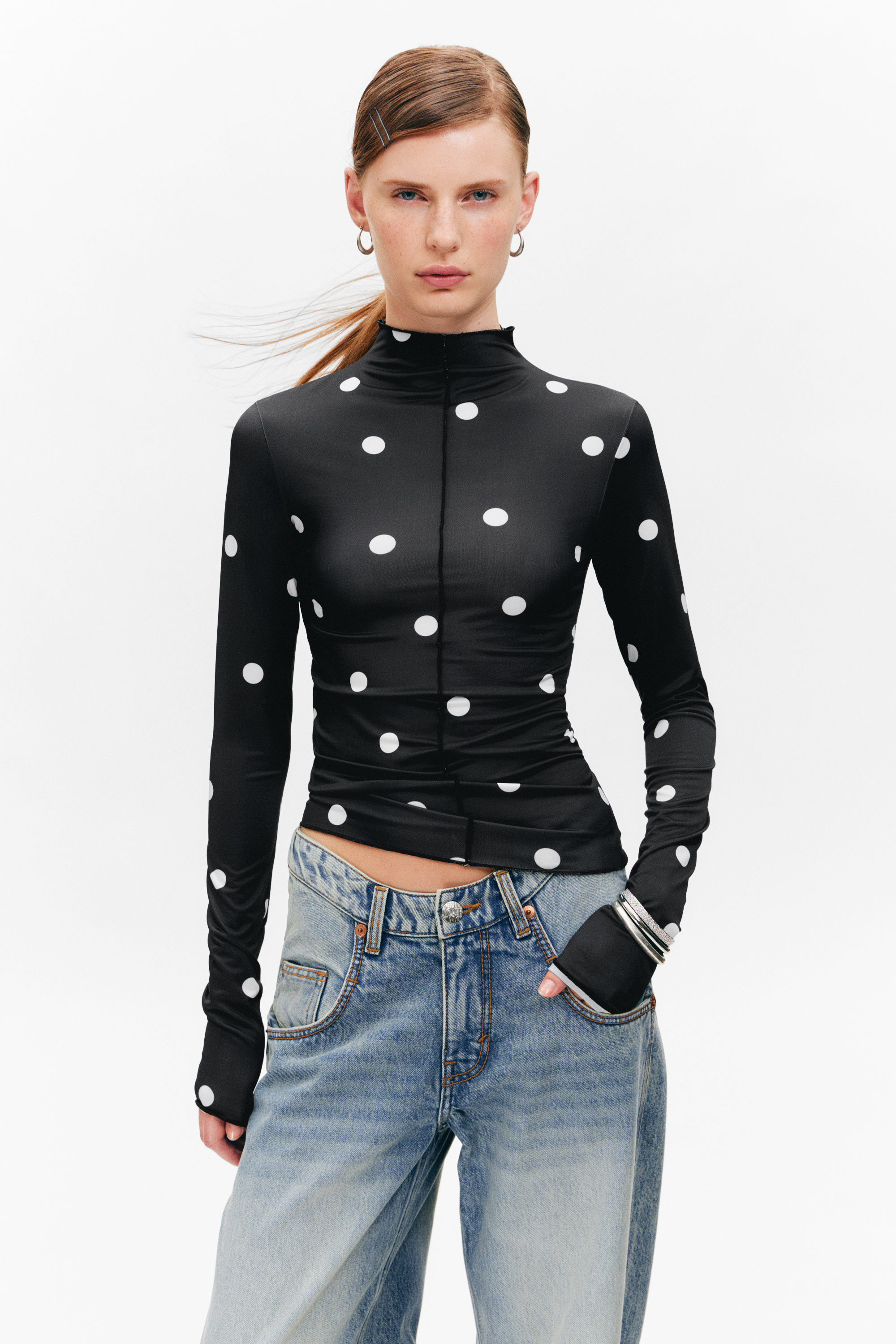 Svart - Smal långärmad topp med mock-neck - 1